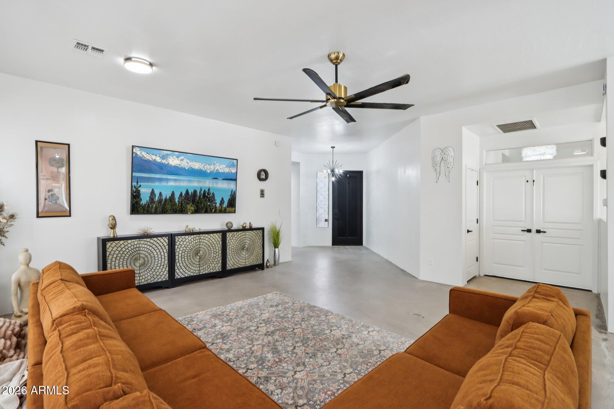 7002 S 38TH Place