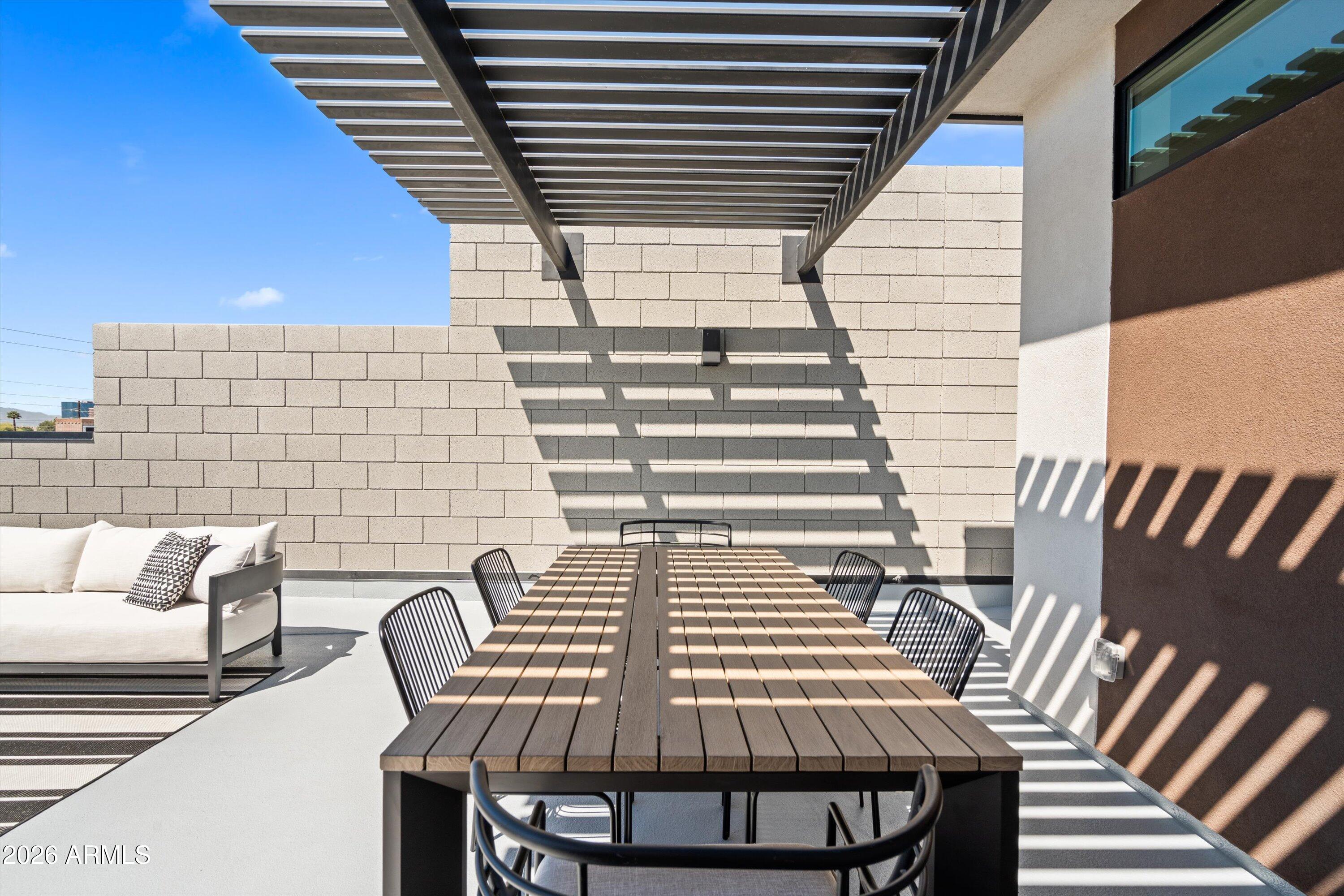 377 E WINDSOR Avenue 21