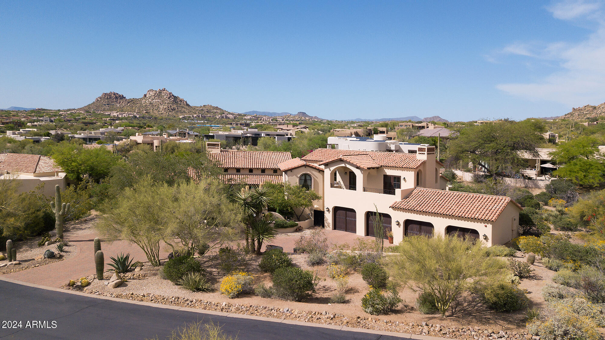 10728 E COTTONTAIL Lane