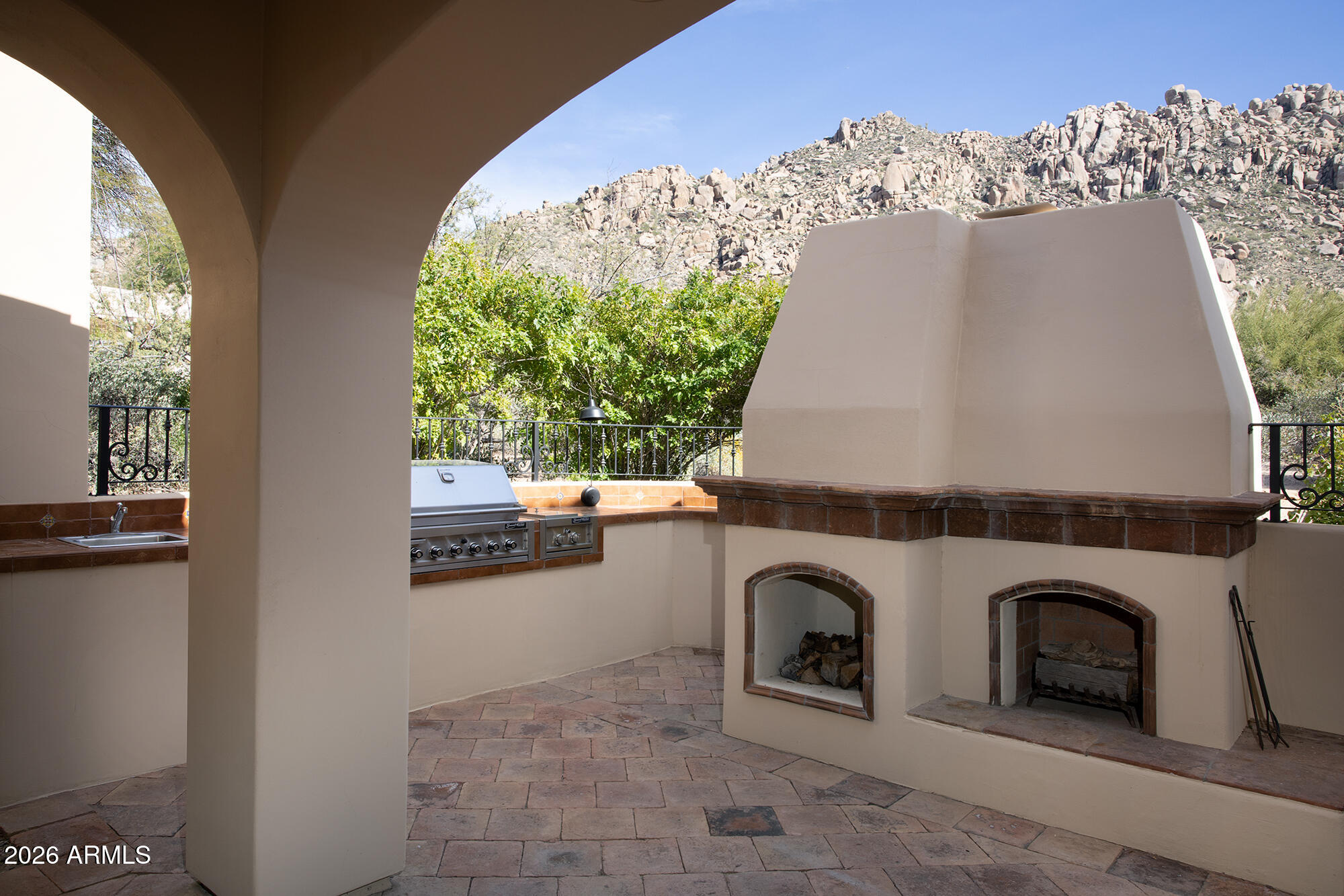 10728 E COTTONTAIL Lane
