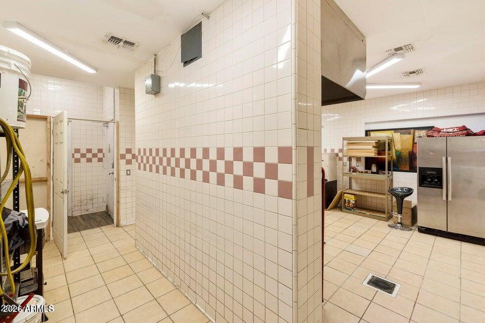 507 E BROADWAY Road