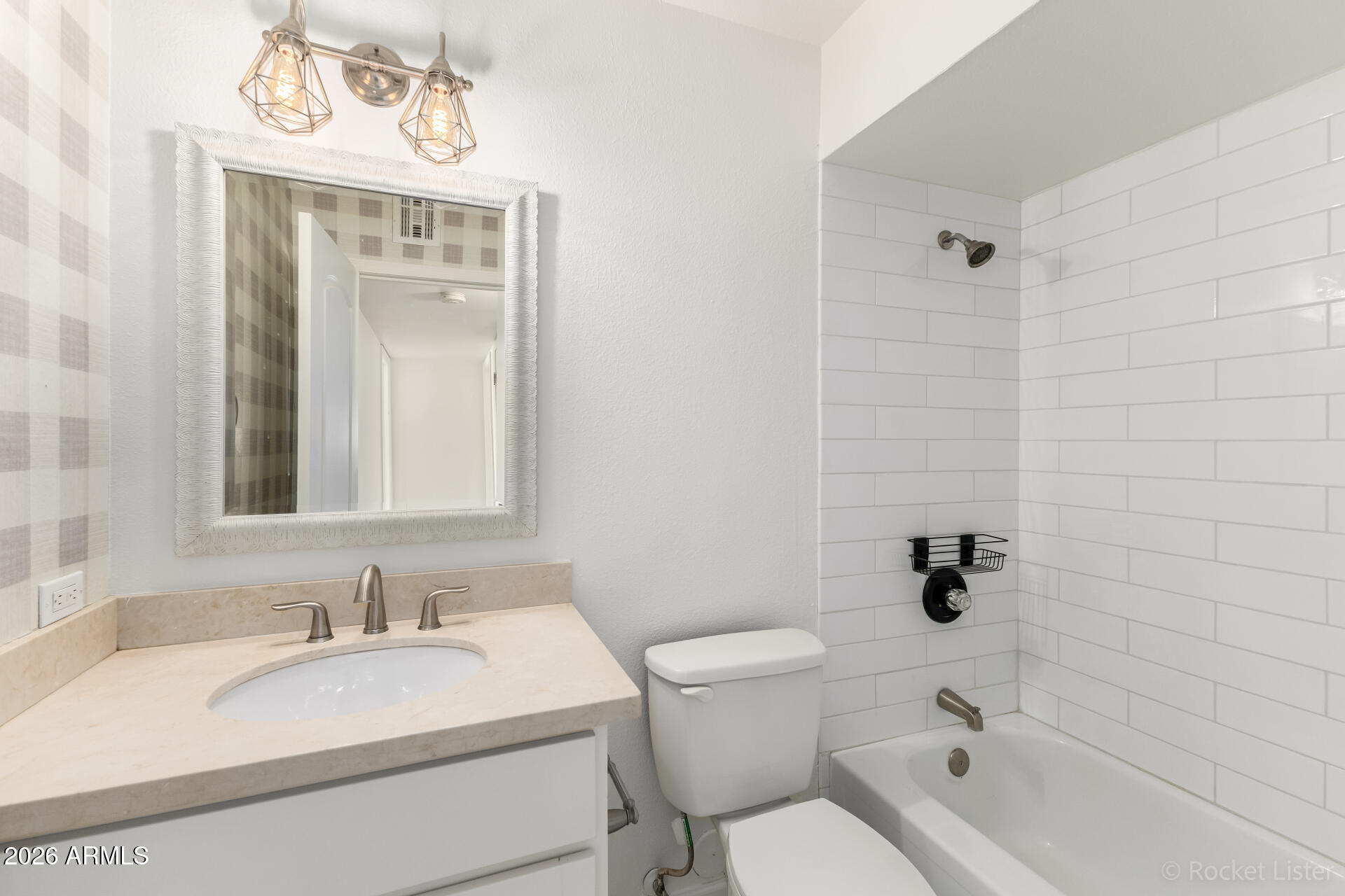 8531 E CLARENDON Avenue