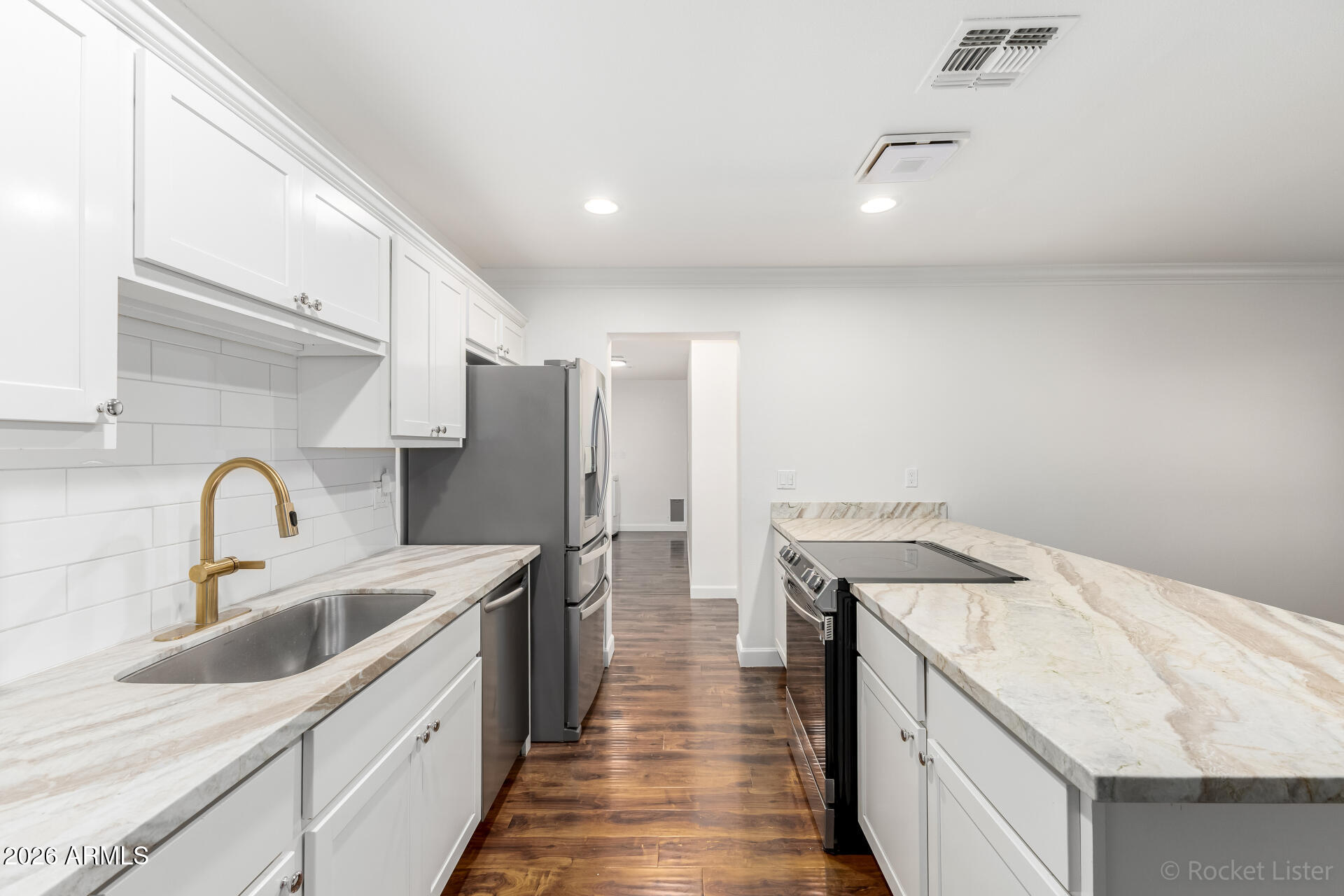 8531 E CLARENDON Avenue