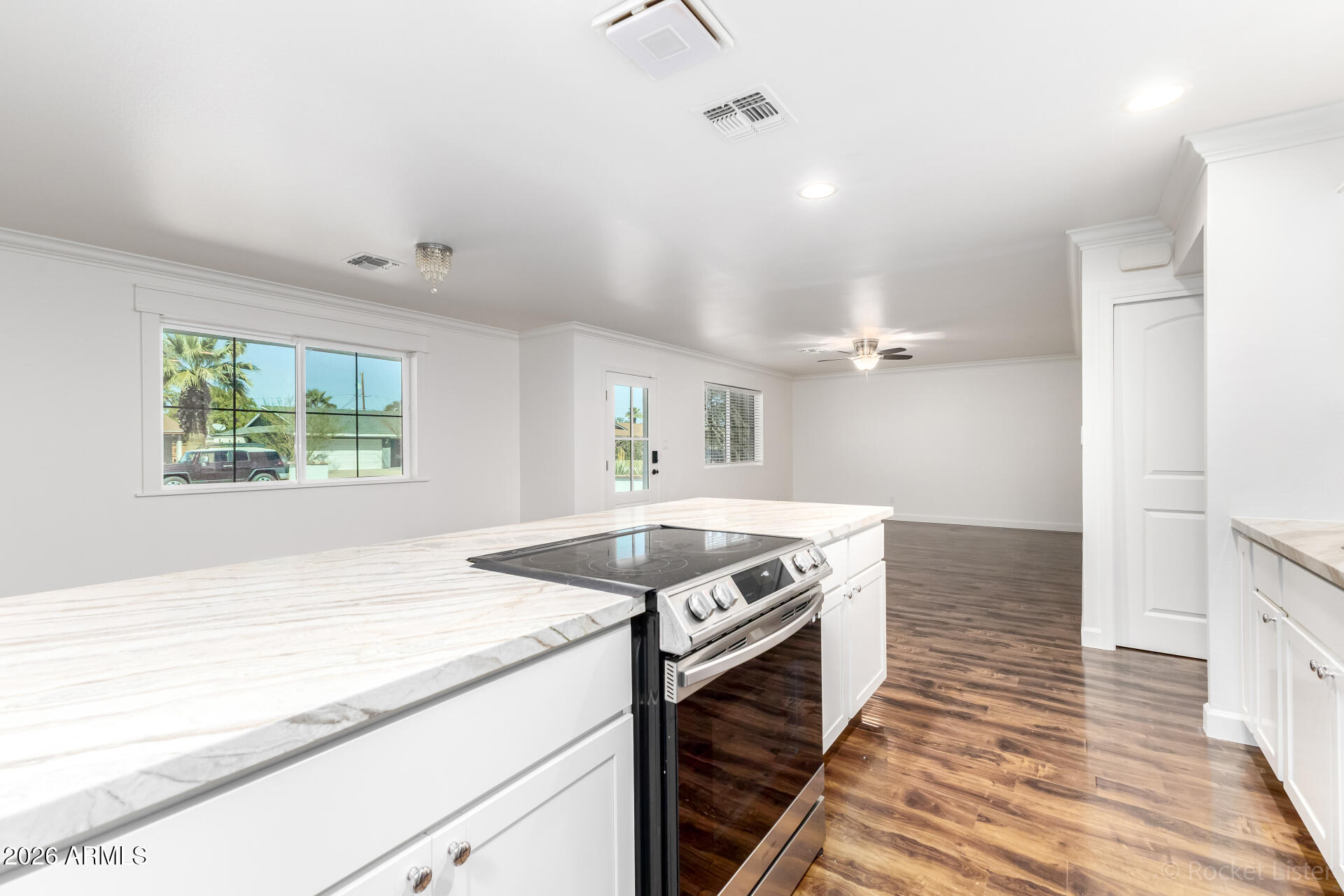 8531 E CLARENDON Avenue