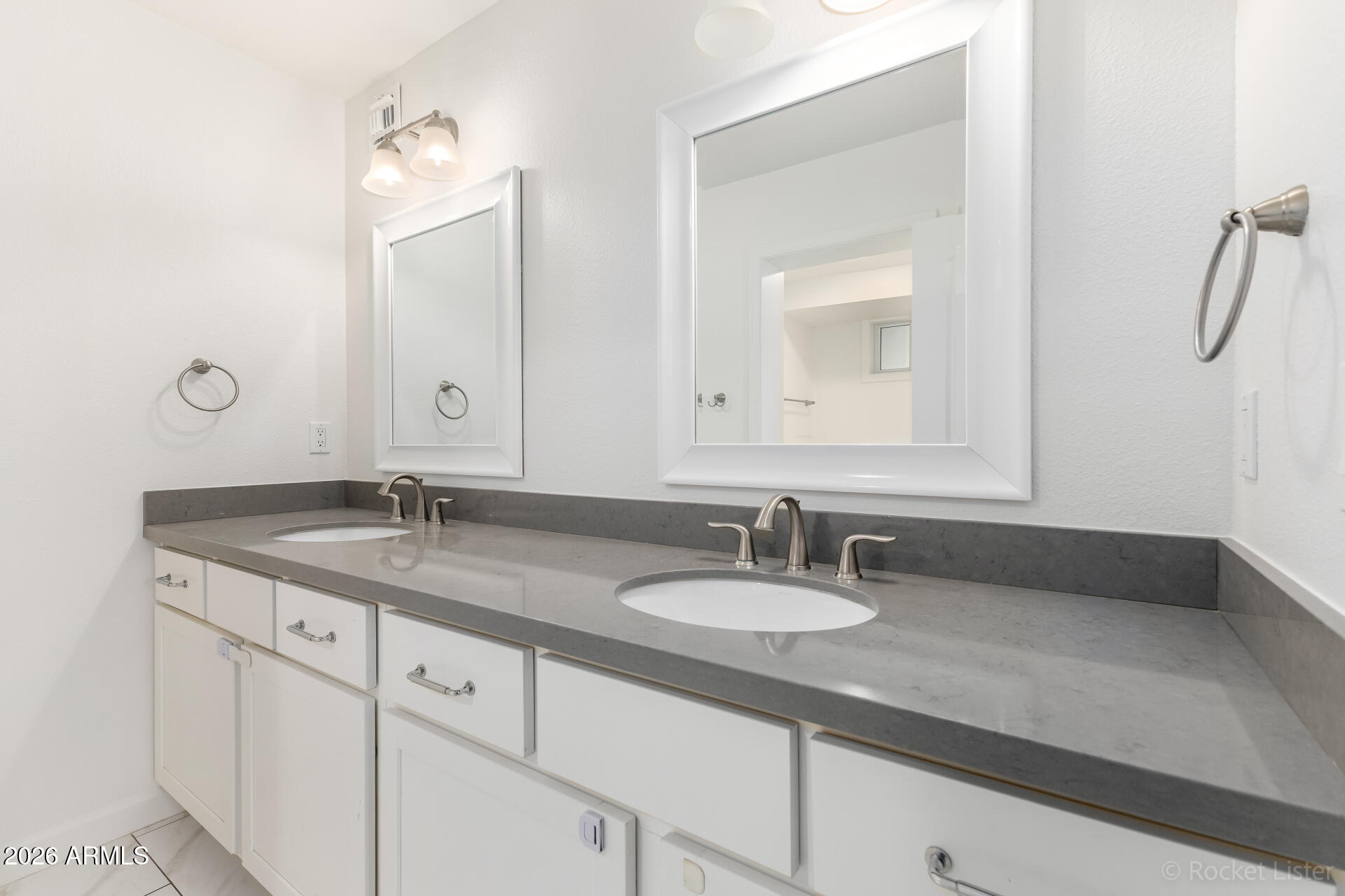 8531 E CLARENDON Avenue