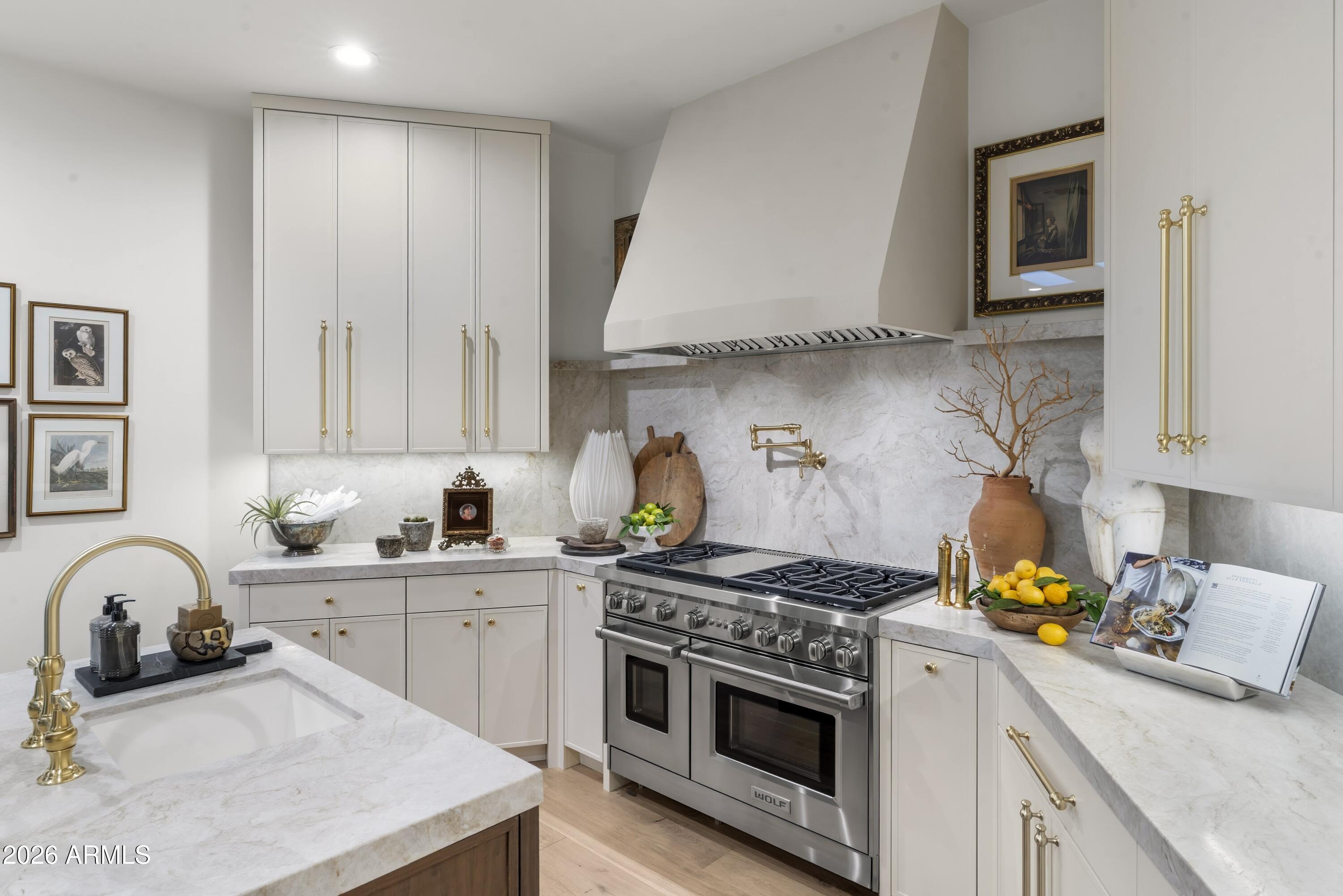 8119 E FOOTHILLS Drive