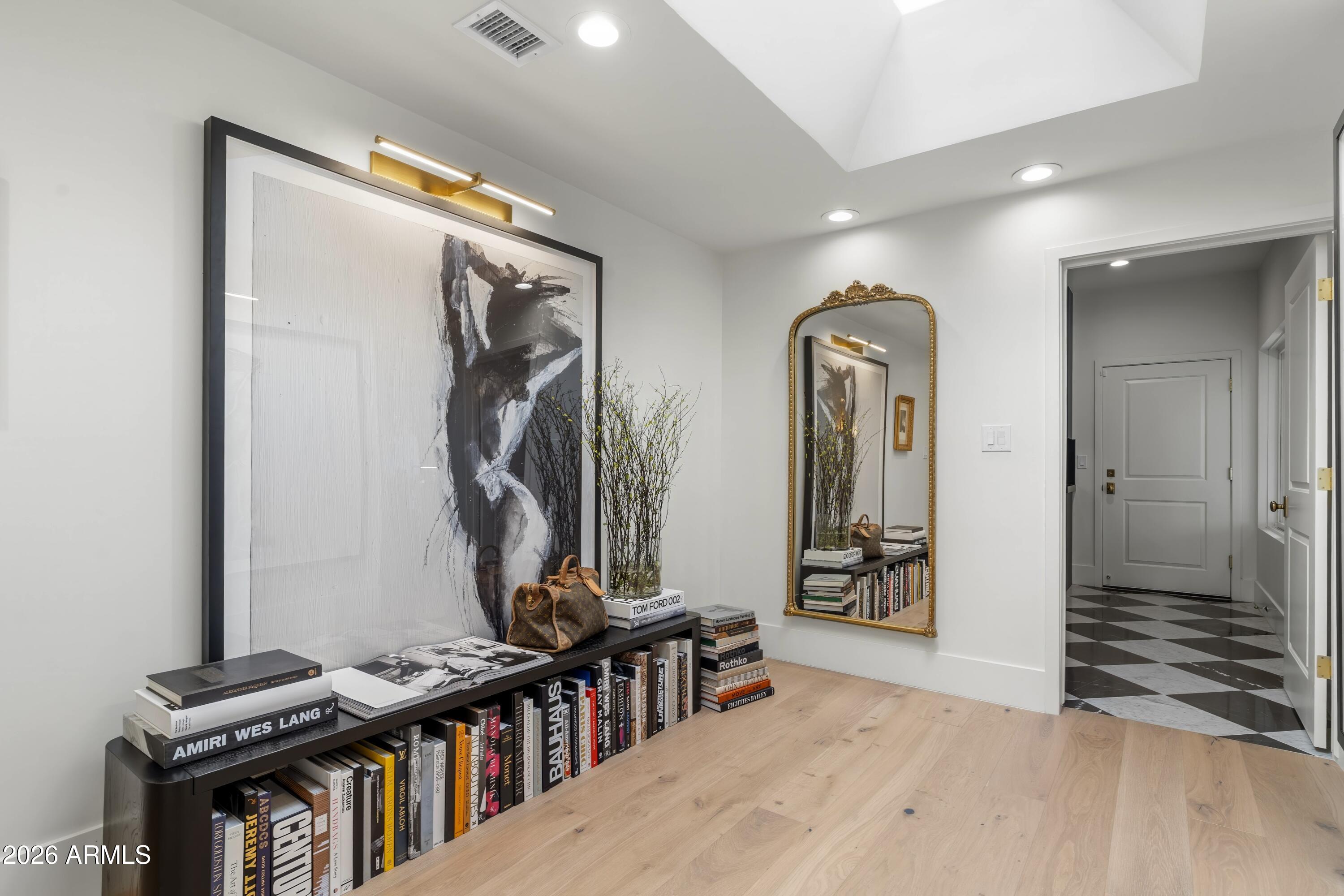 8119 E FOOTHILLS Drive