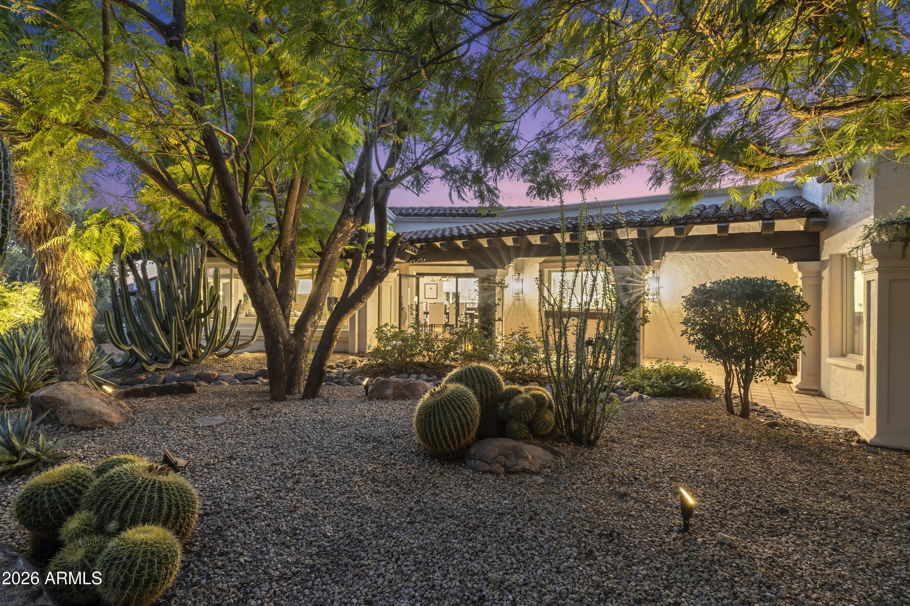 8119 E FOOTHILLS Drive