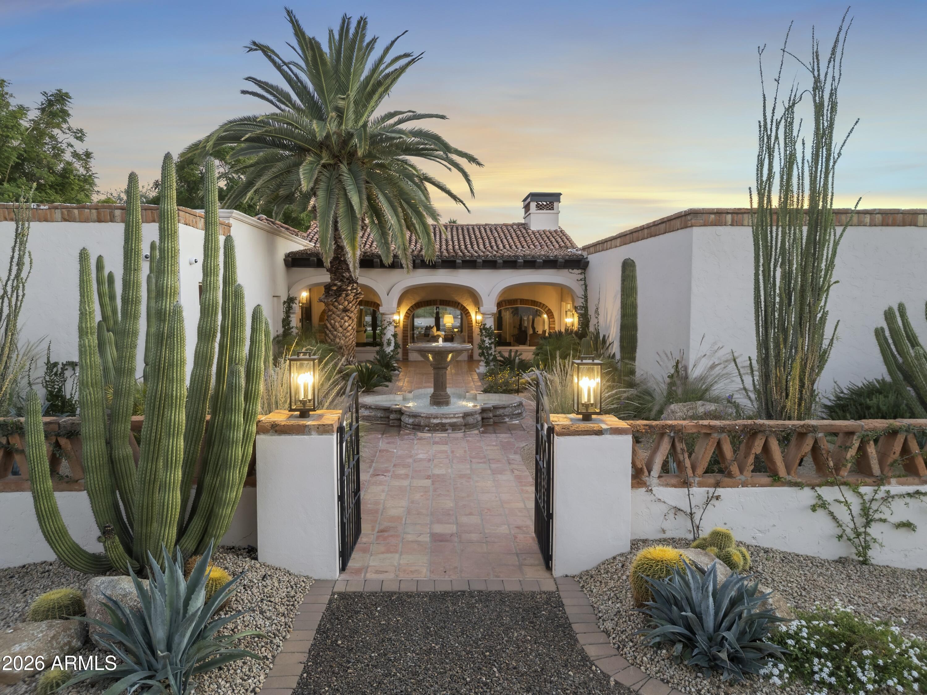 8119 E FOOTHILLS Drive