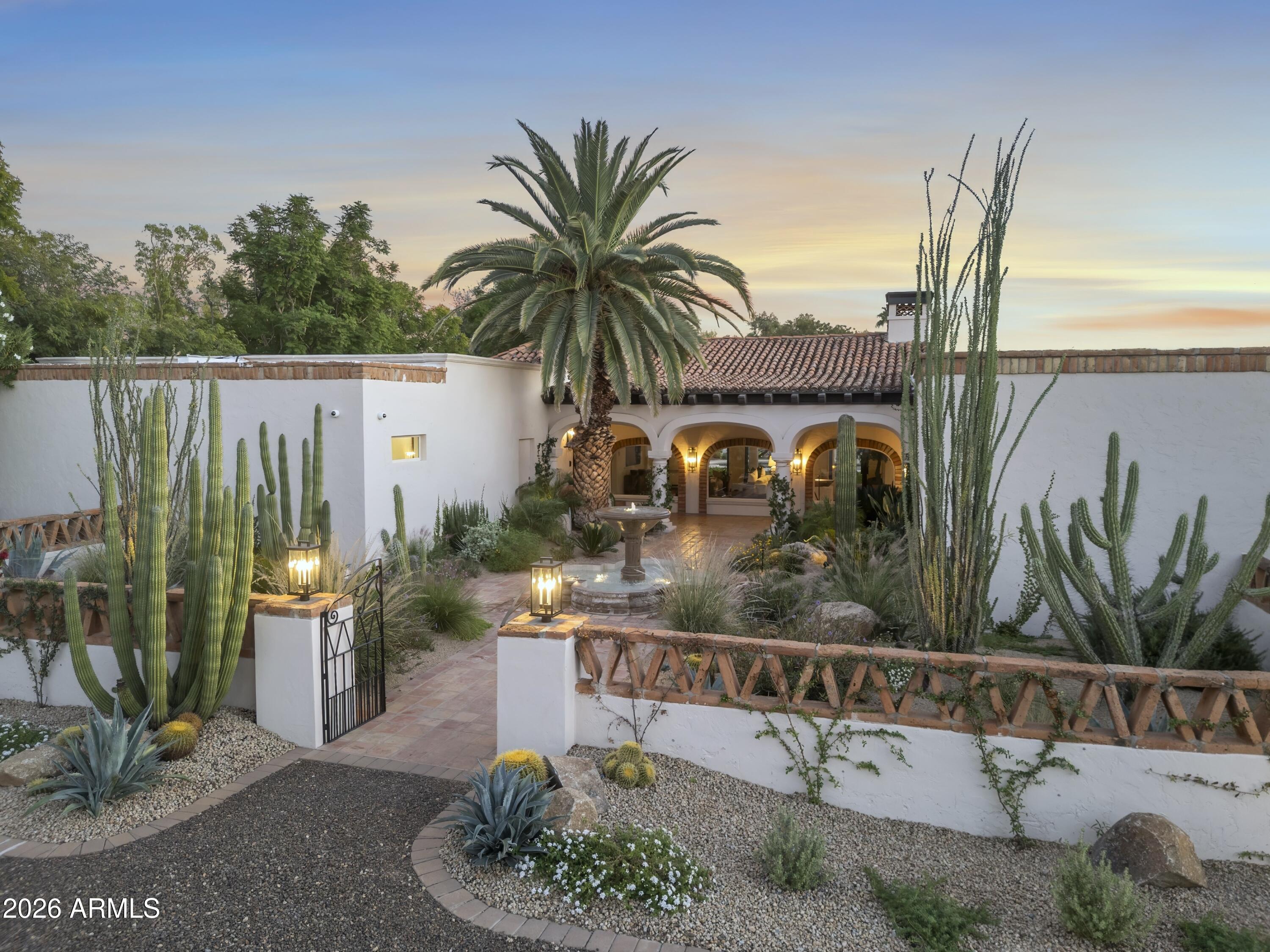8119 E FOOTHILLS Drive