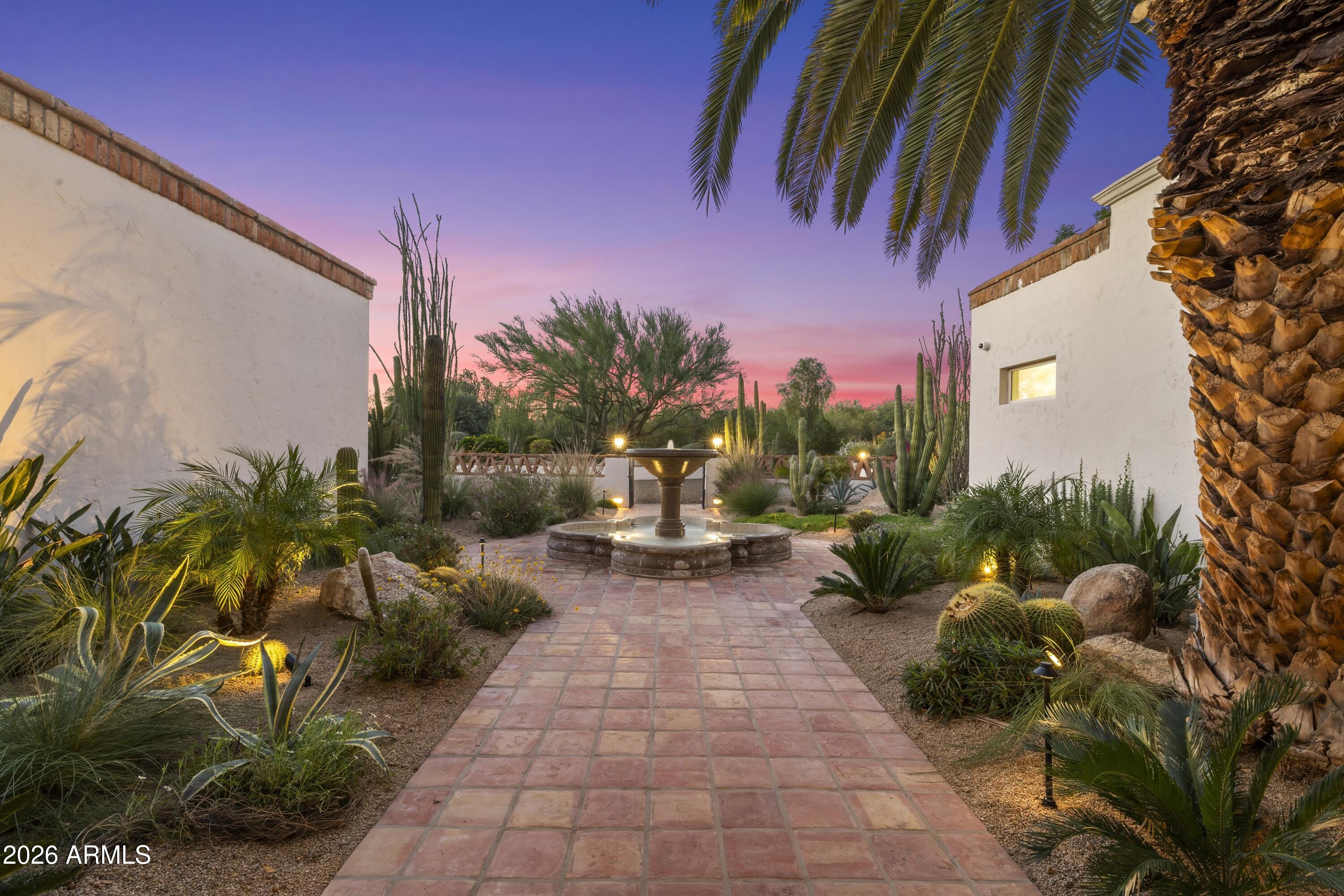 8119 E FOOTHILLS Drive