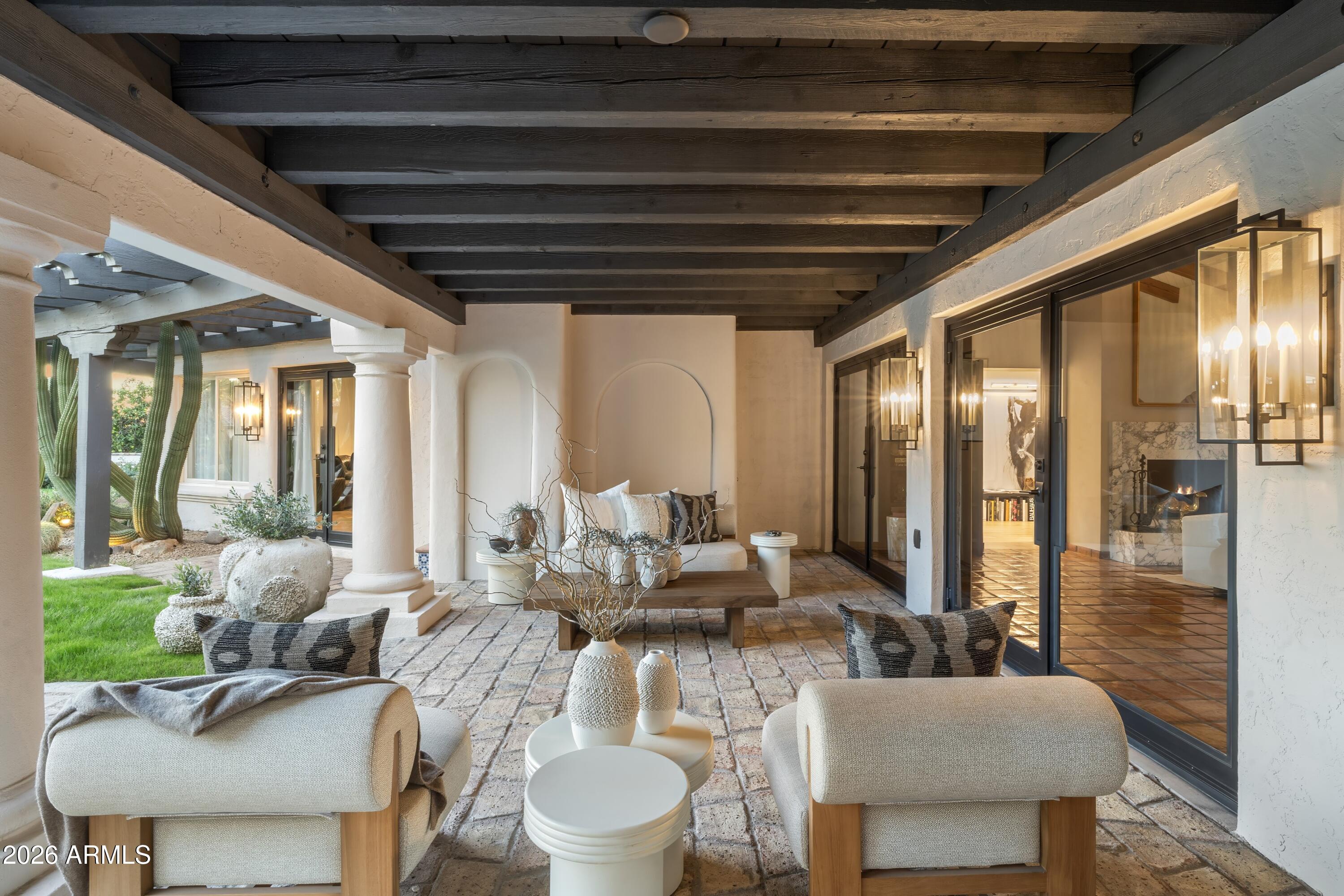 8119 E FOOTHILLS Drive