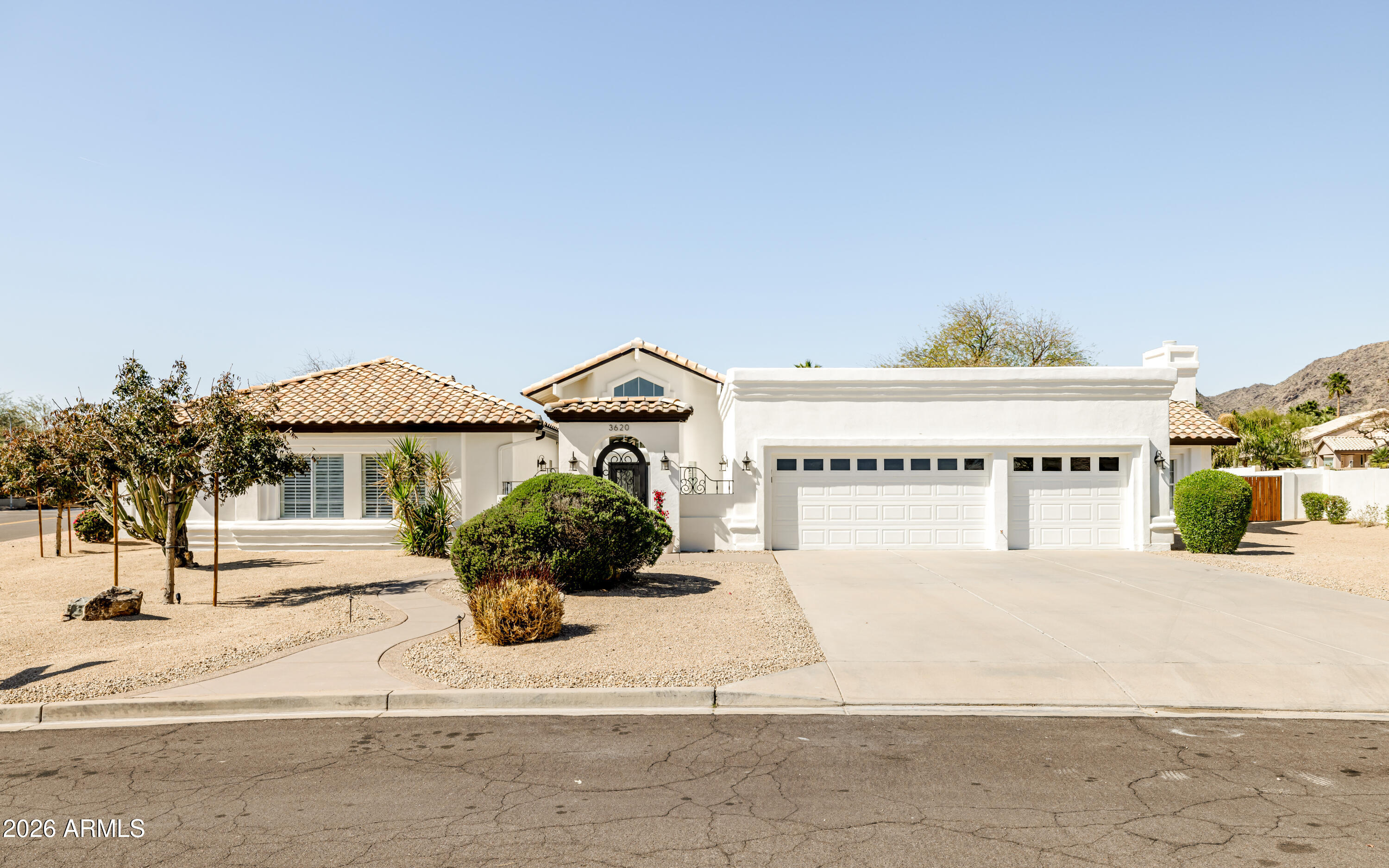 3620 E COCONINO Place