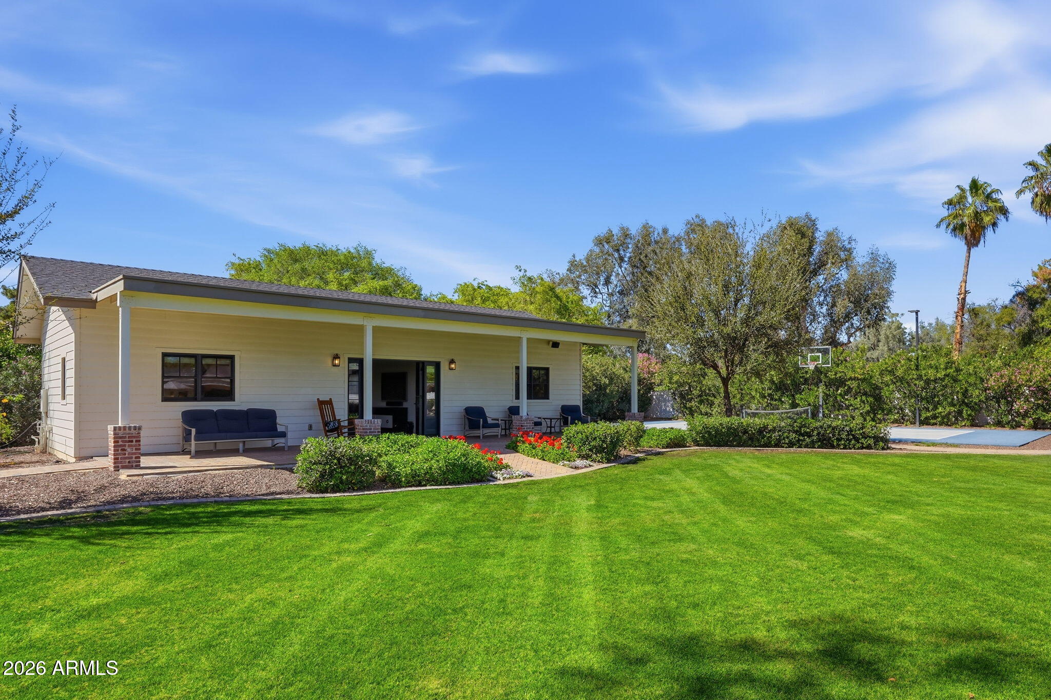 8202 N 74TH Place