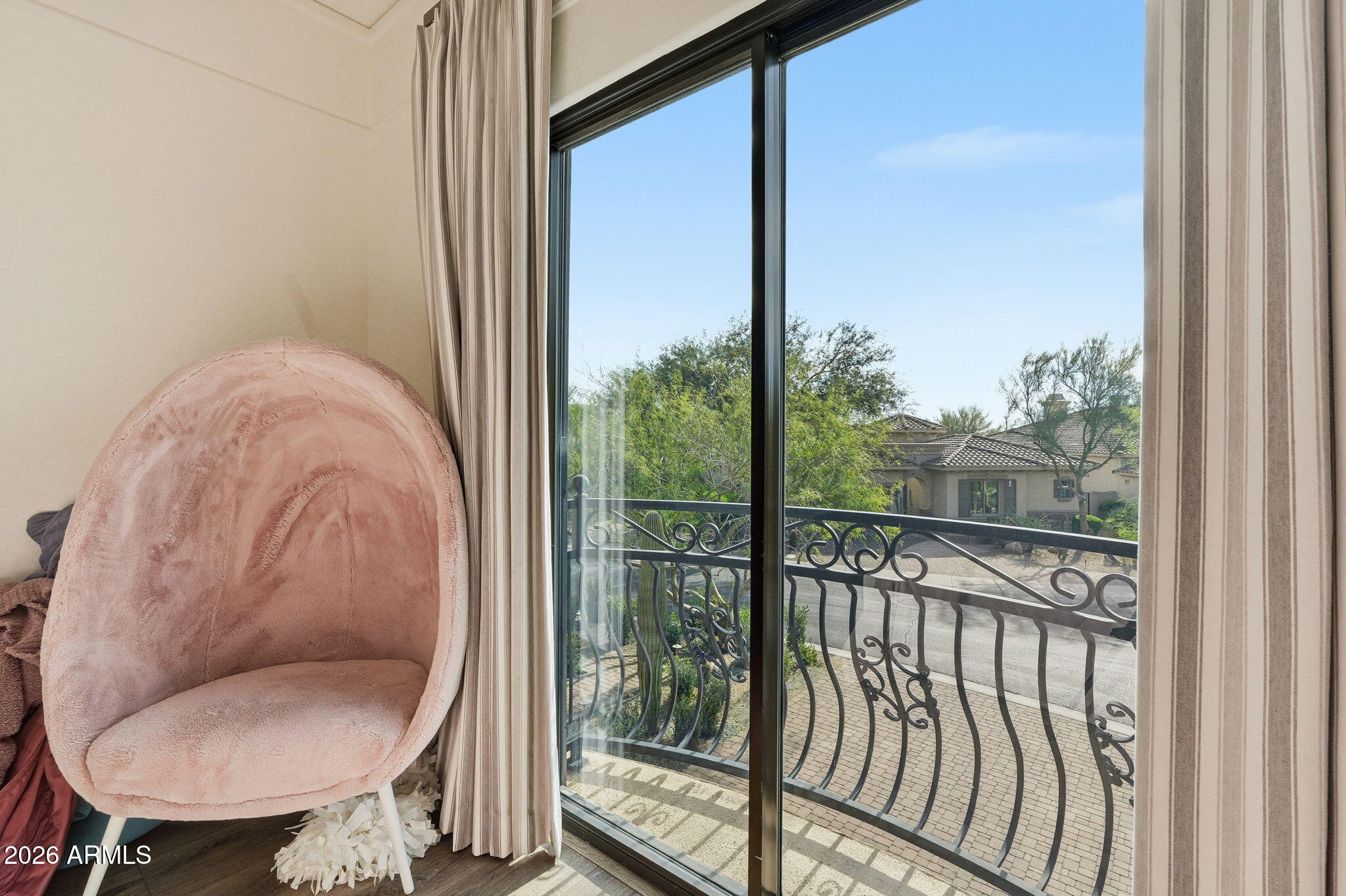 9832 E EDGESTONE Drive