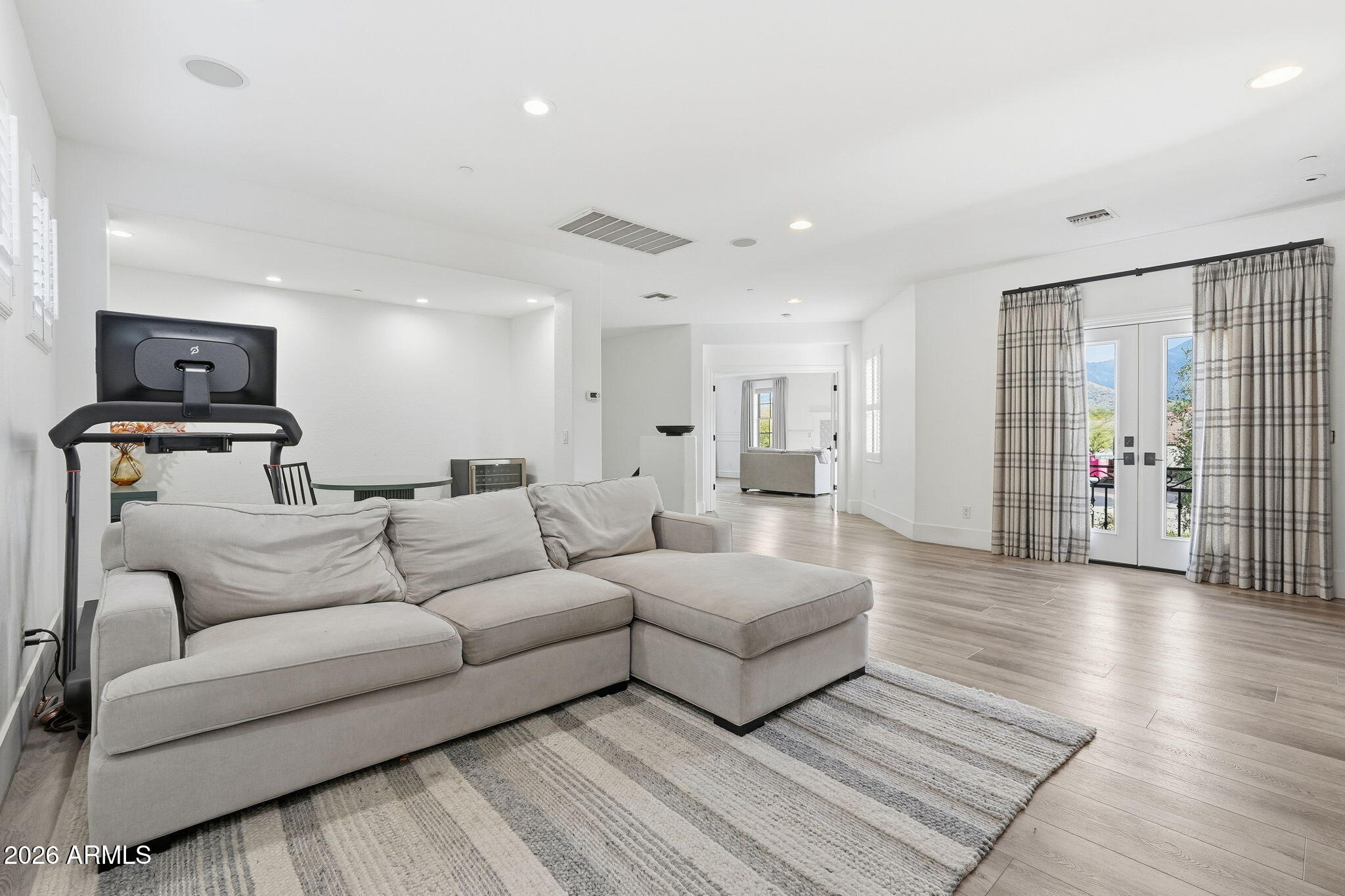 9832 E EDGESTONE Drive