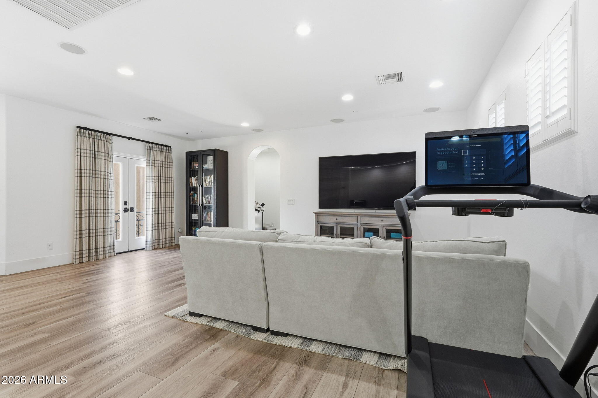 9832 E EDGESTONE Drive