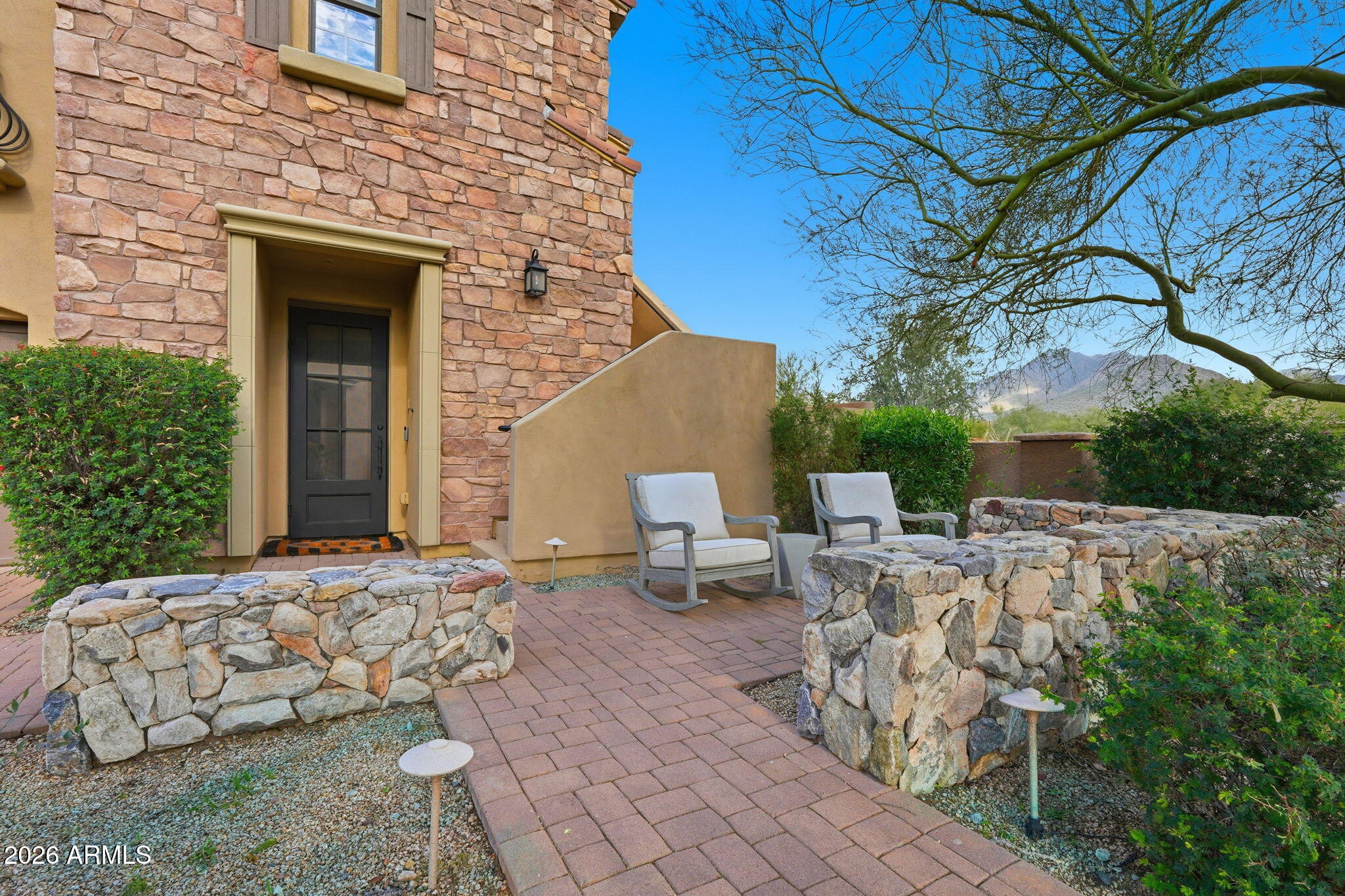 9832 E EDGESTONE Drive