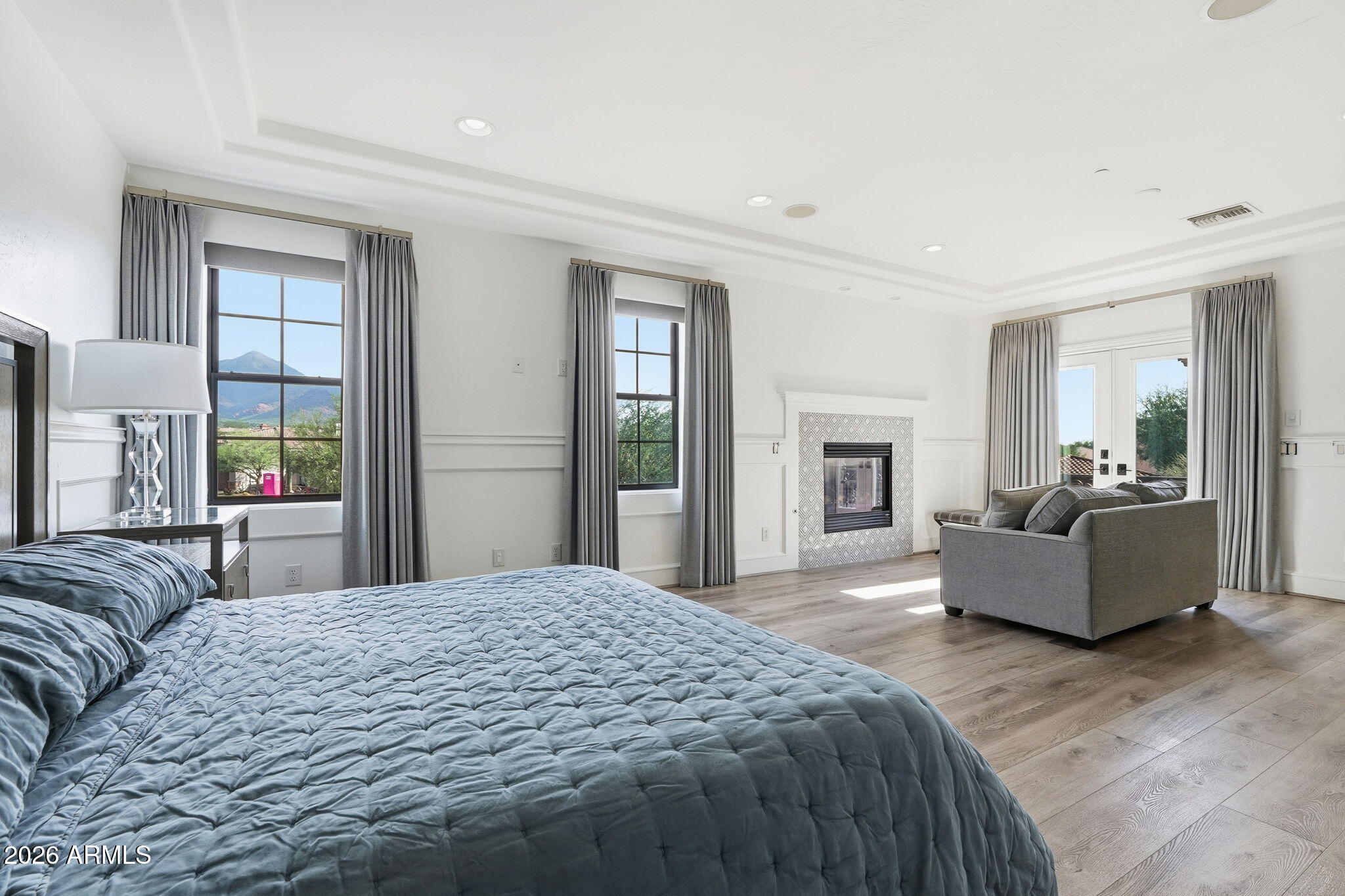 9832 E EDGESTONE Drive