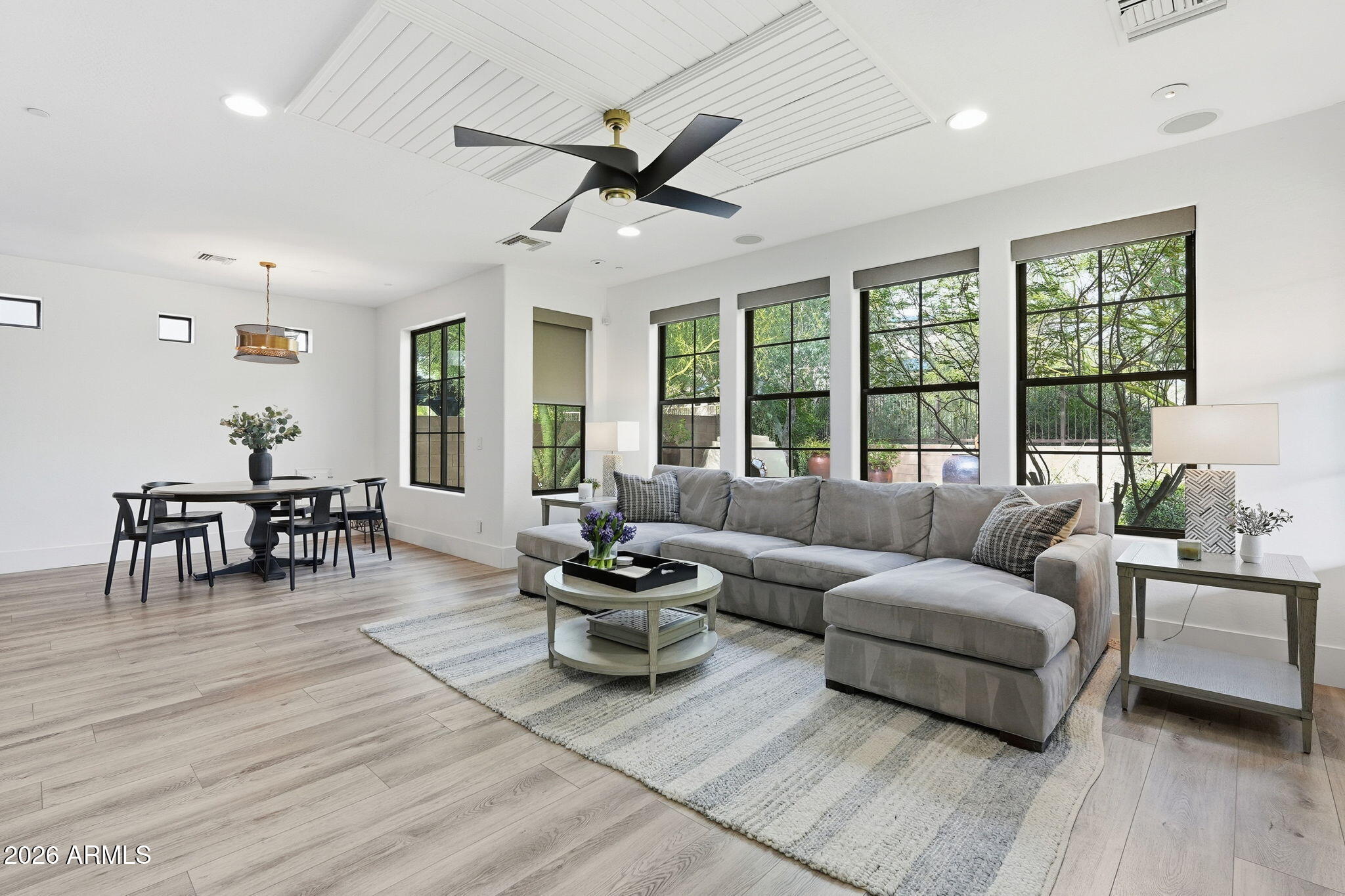 9832 E EDGESTONE Drive