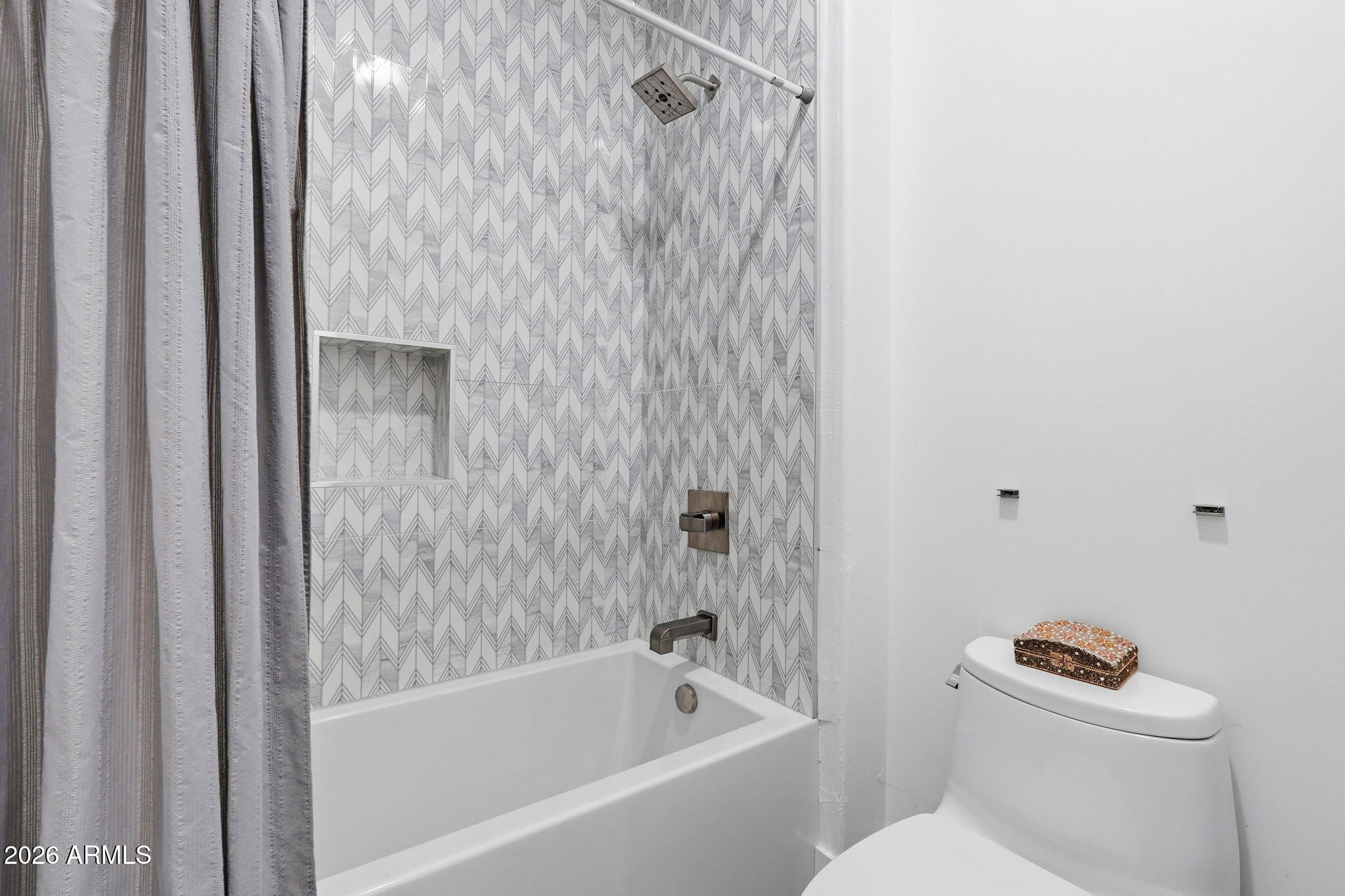 9832 E EDGESTONE Drive