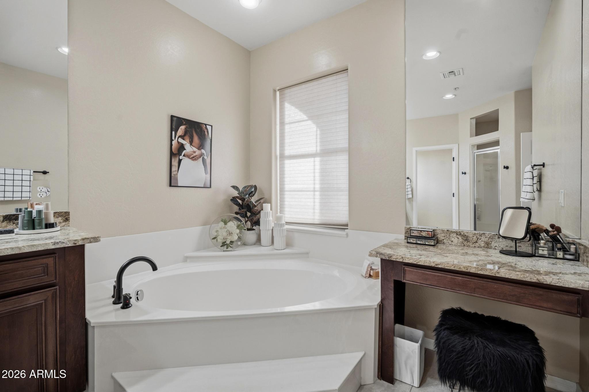 3935 E ROUGH RIDER Road 1112