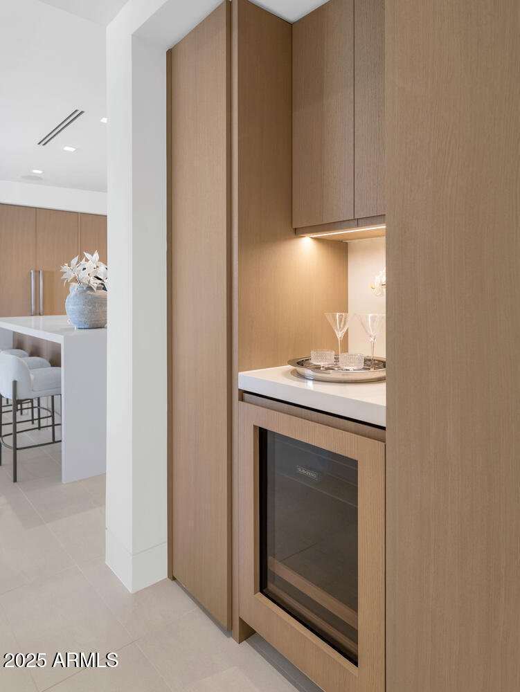 6587 N PALMERAIE Boulevard 2007