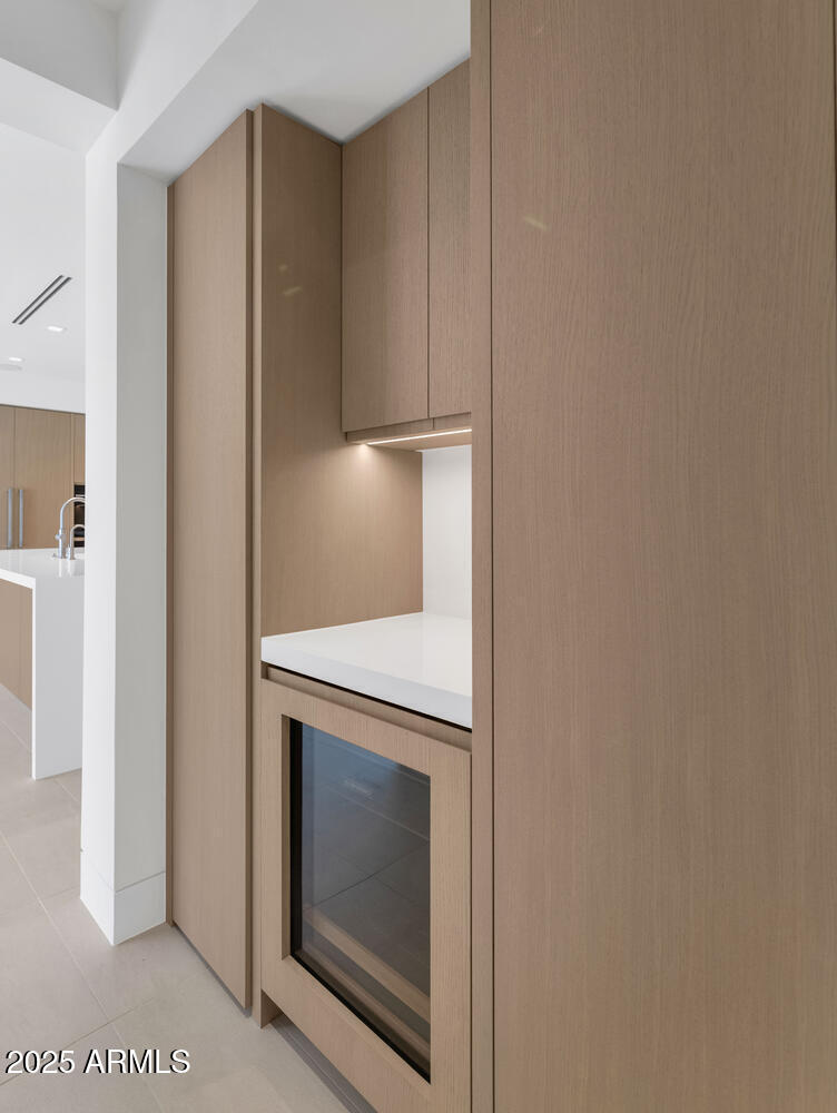 6587 N PALMERAIE Boulevard 2007