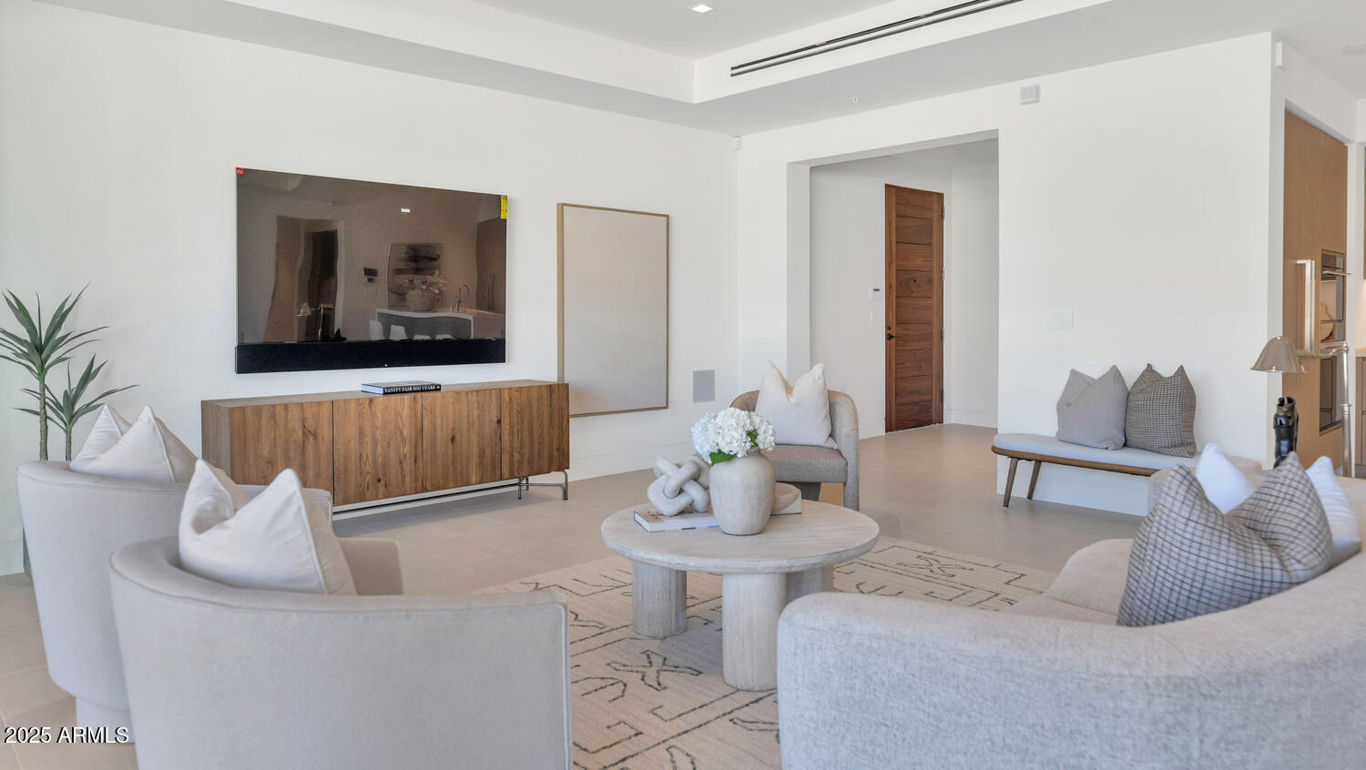 6587 N PALMERAIE Boulevard 2007