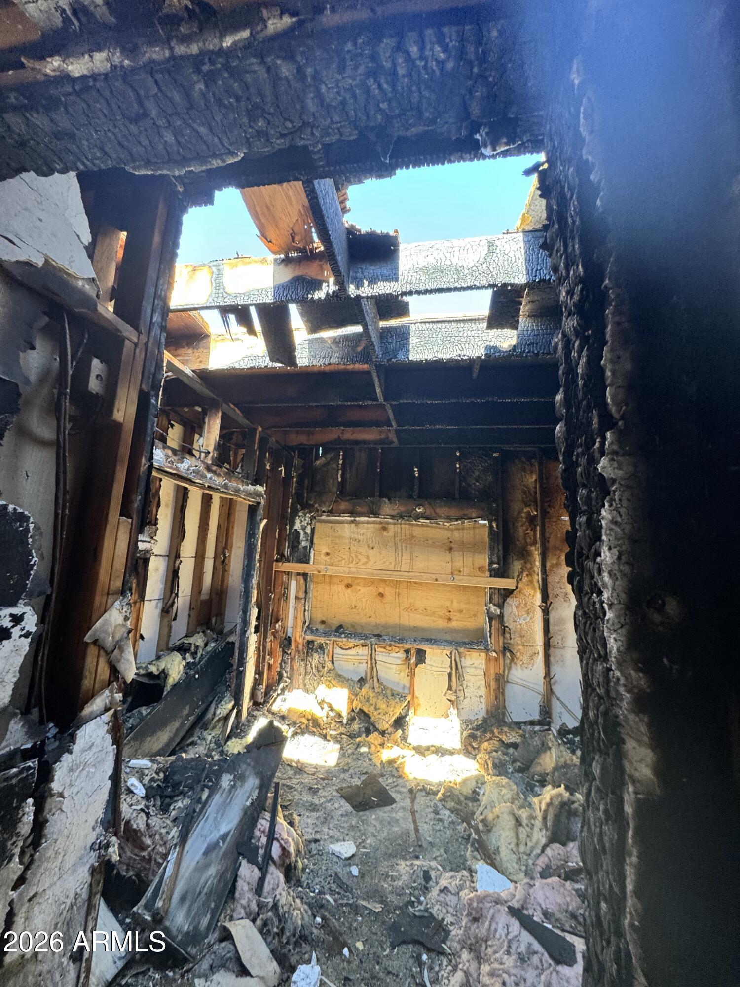 2825 E PARADISE Lane