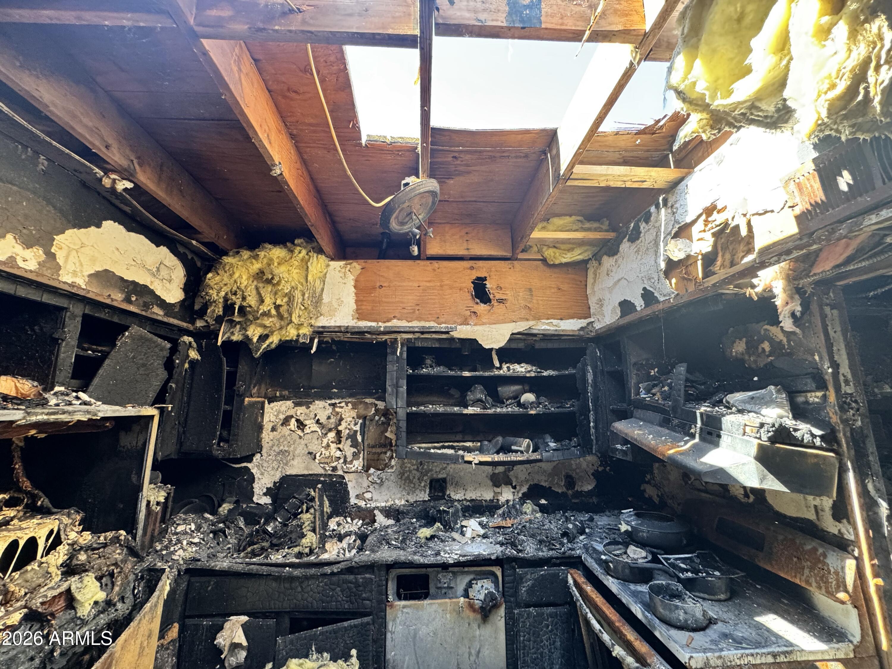 2825 E PARADISE Lane