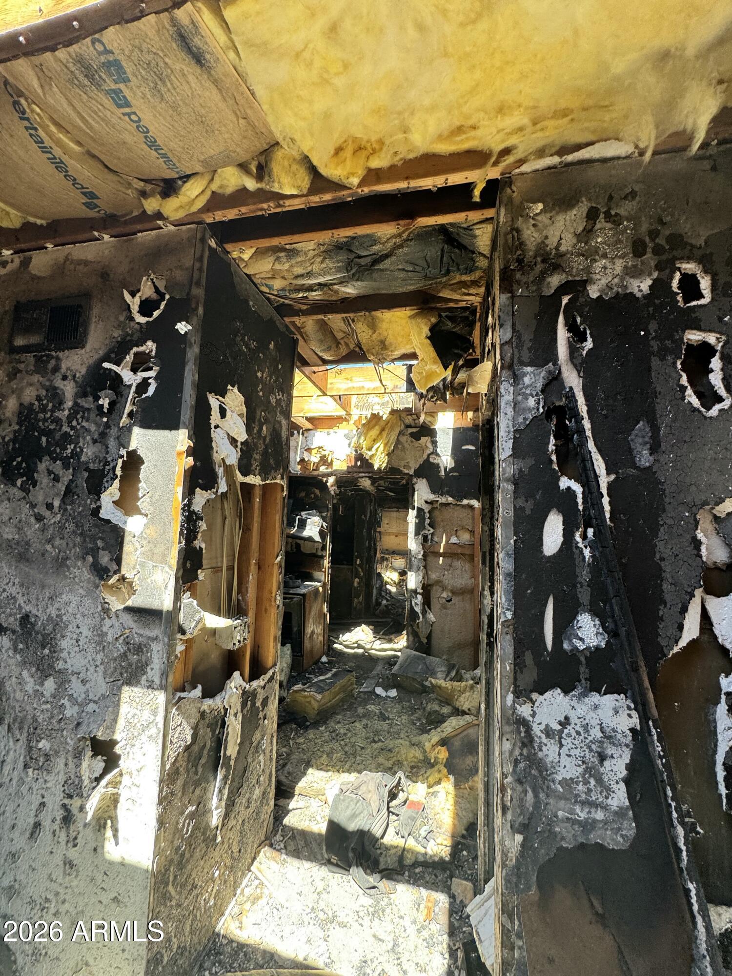 2825 E PARADISE Lane