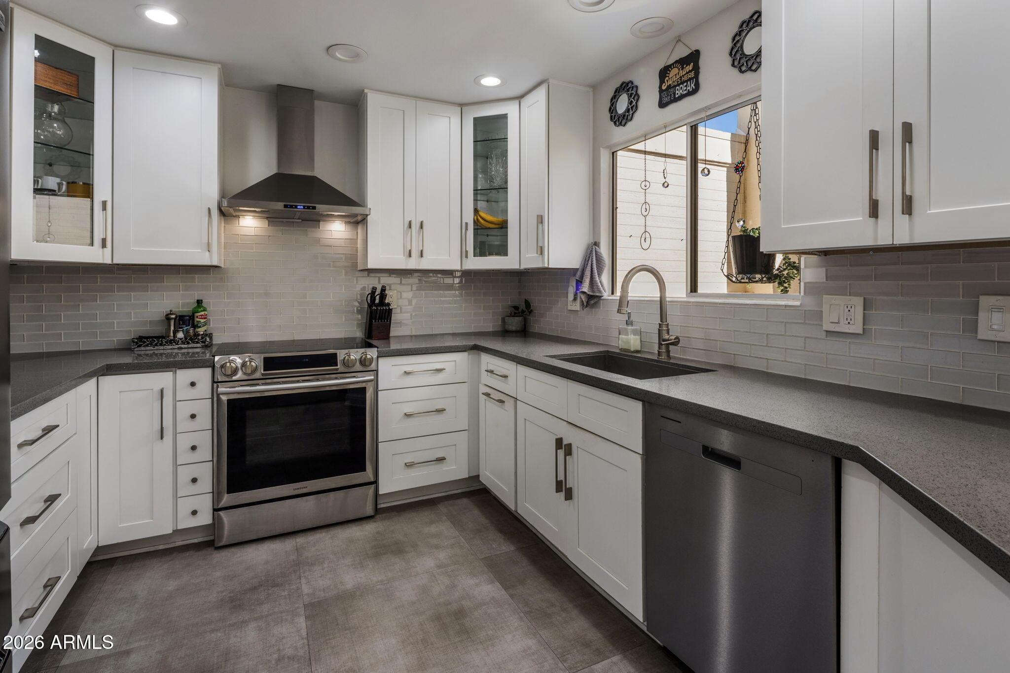 8633 E MONTEROSA Avenue