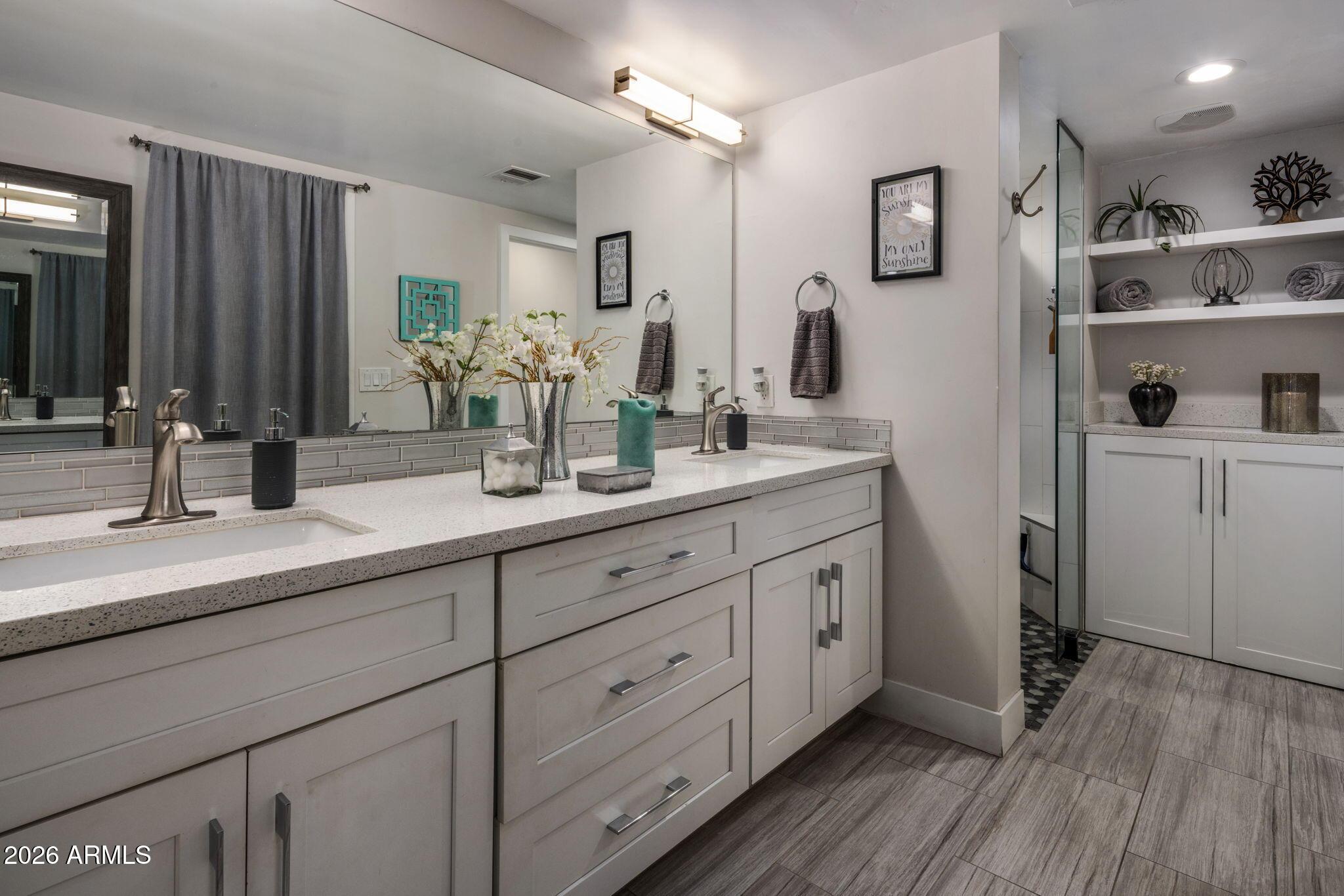 8633 E MONTEROSA Avenue