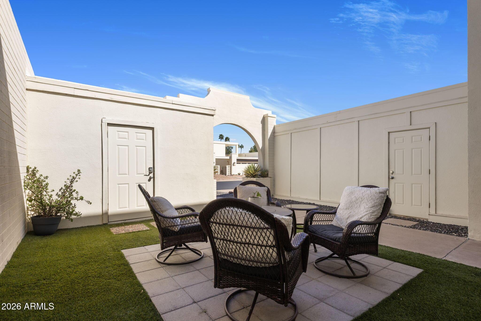 8633 E MONTEROSA Avenue