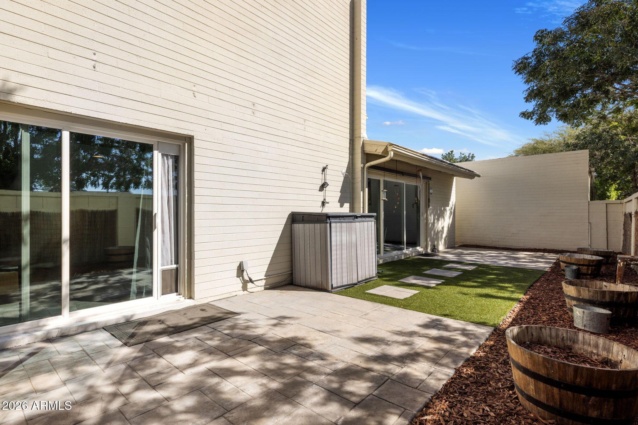 8633 E MONTEROSA Avenue