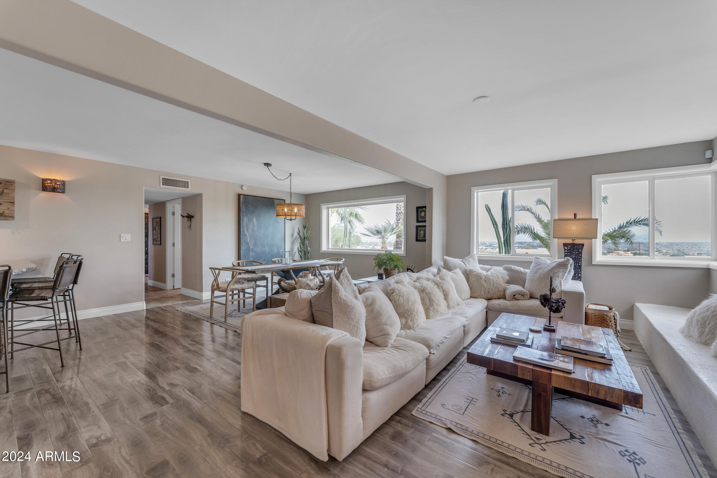 2449 W SUNRISE Drive
