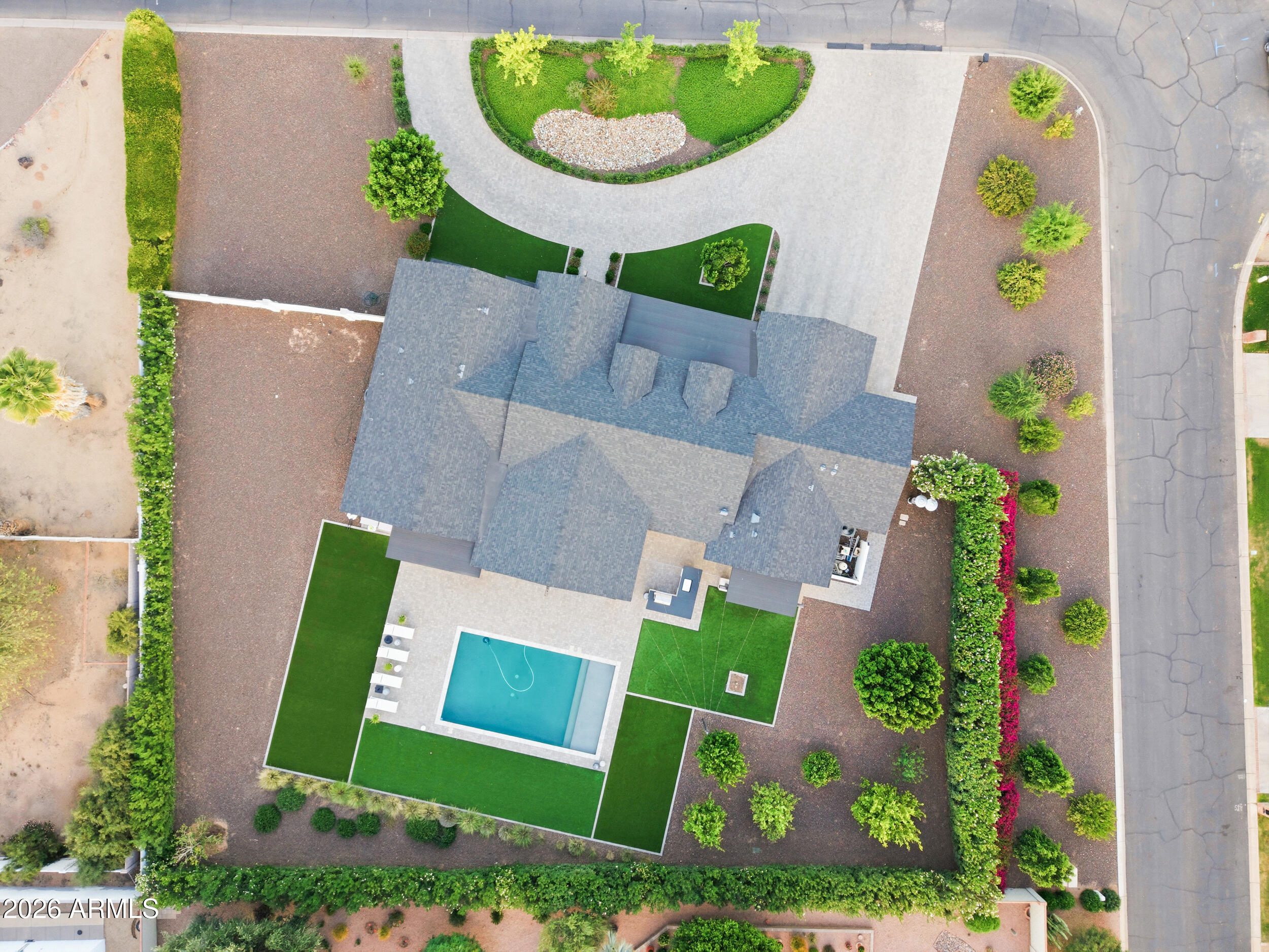 5302 N 68TH Place