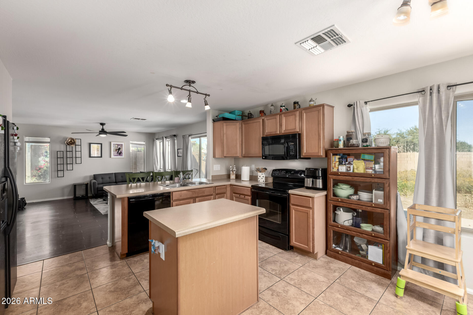 1394 E PENNY Lane