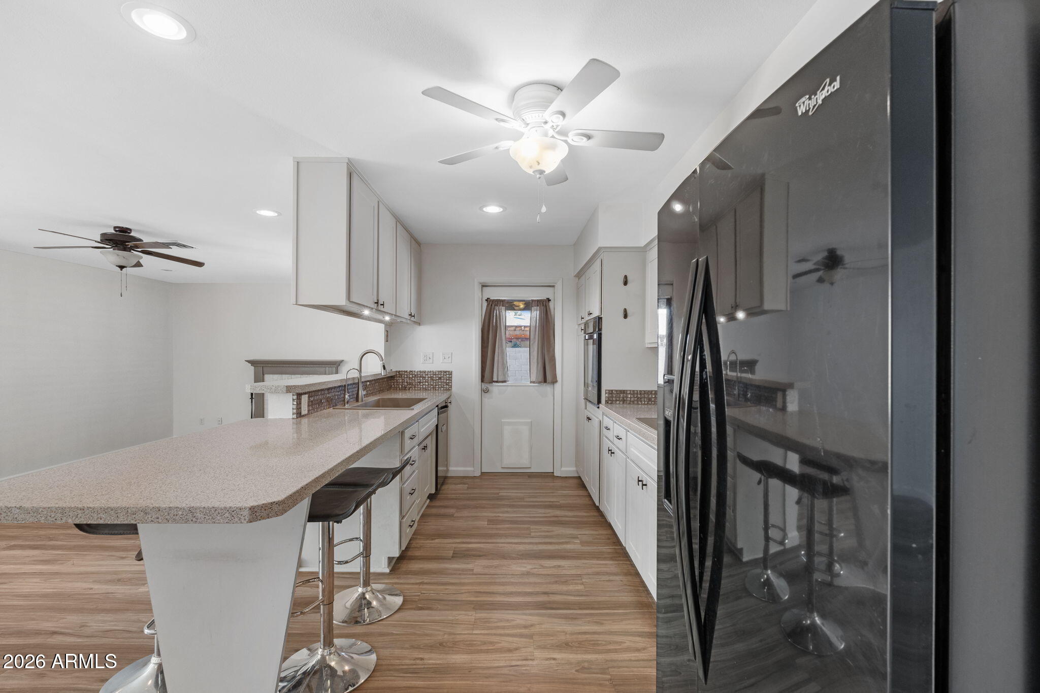 2137 E APOLLO Avenue