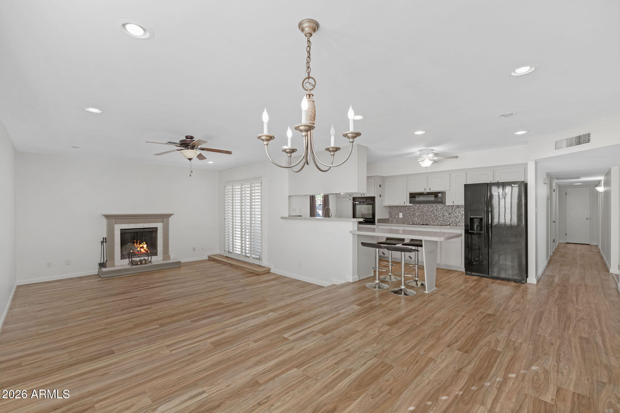 2137 E APOLLO Avenue