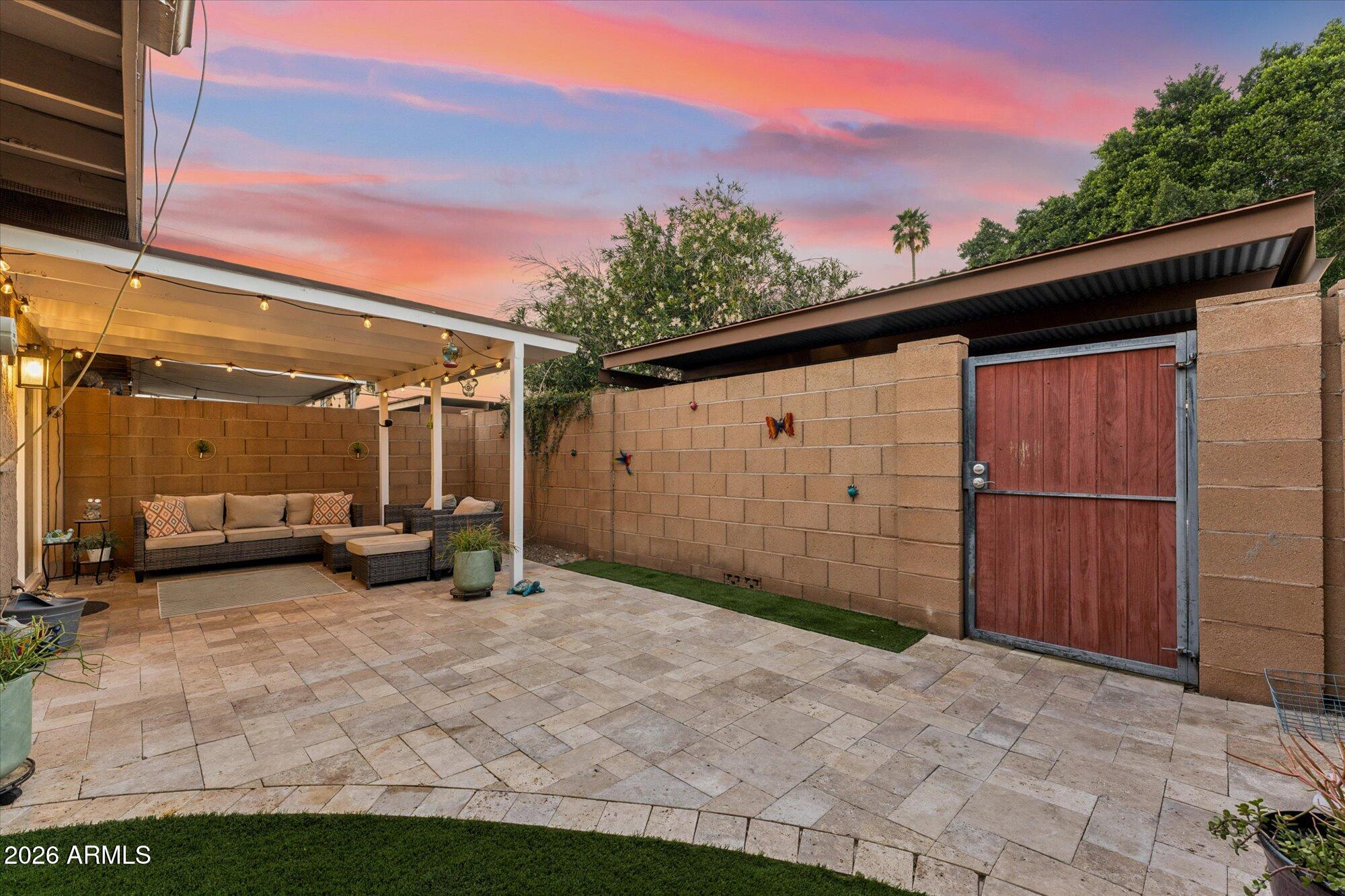 2832 N GRANITE REEF Road