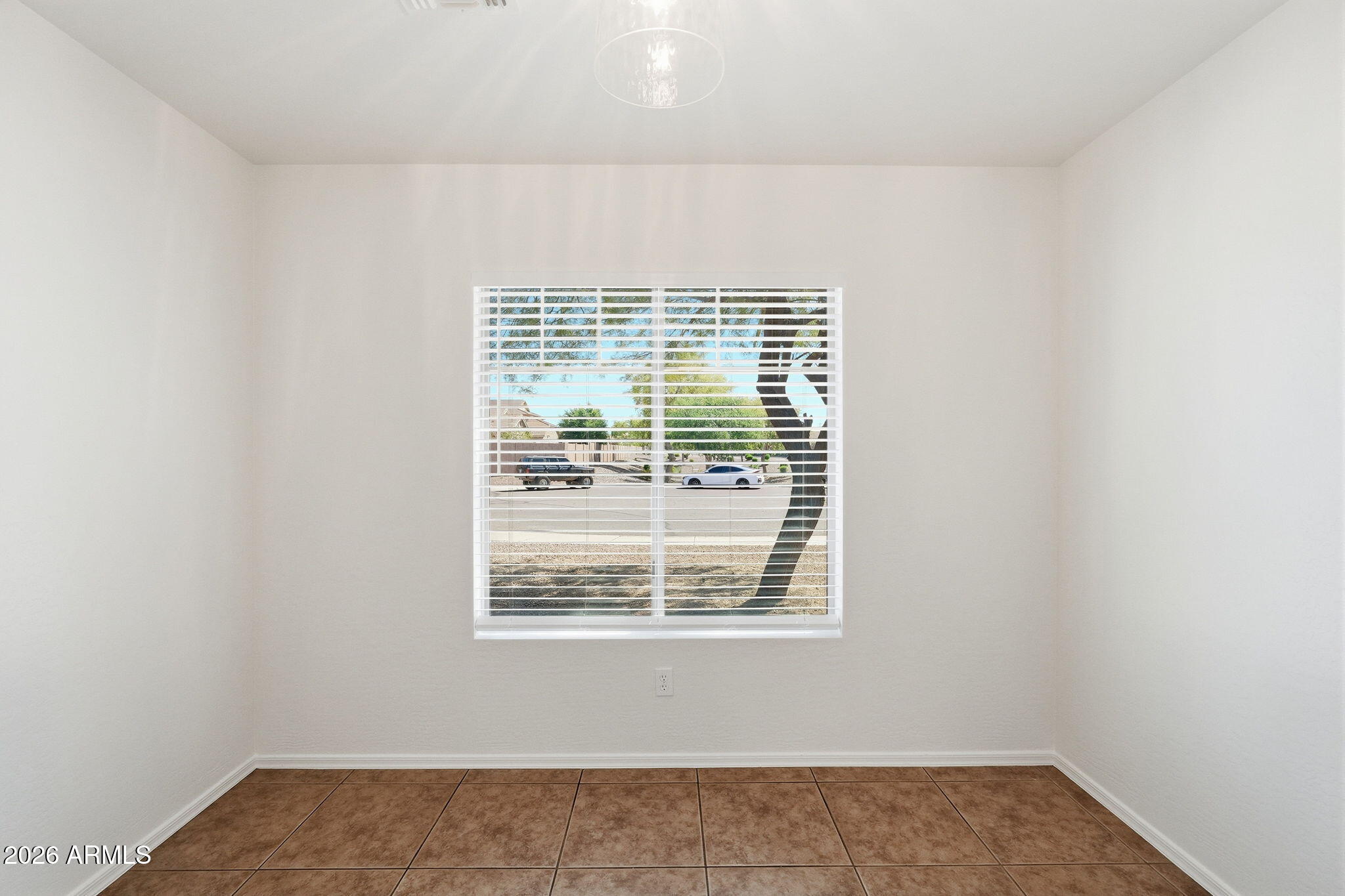 4522 E ALAMO Street