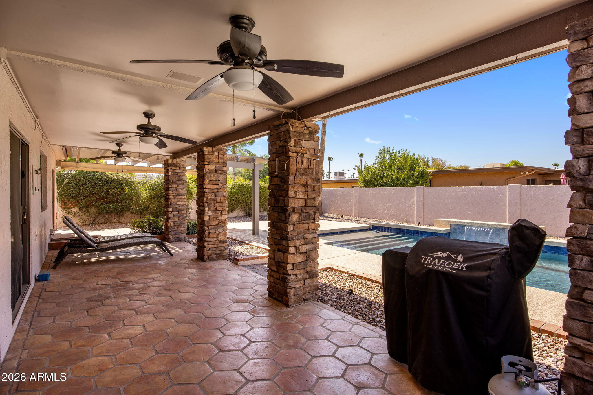 312 E BROOK HOLLOW Drive
