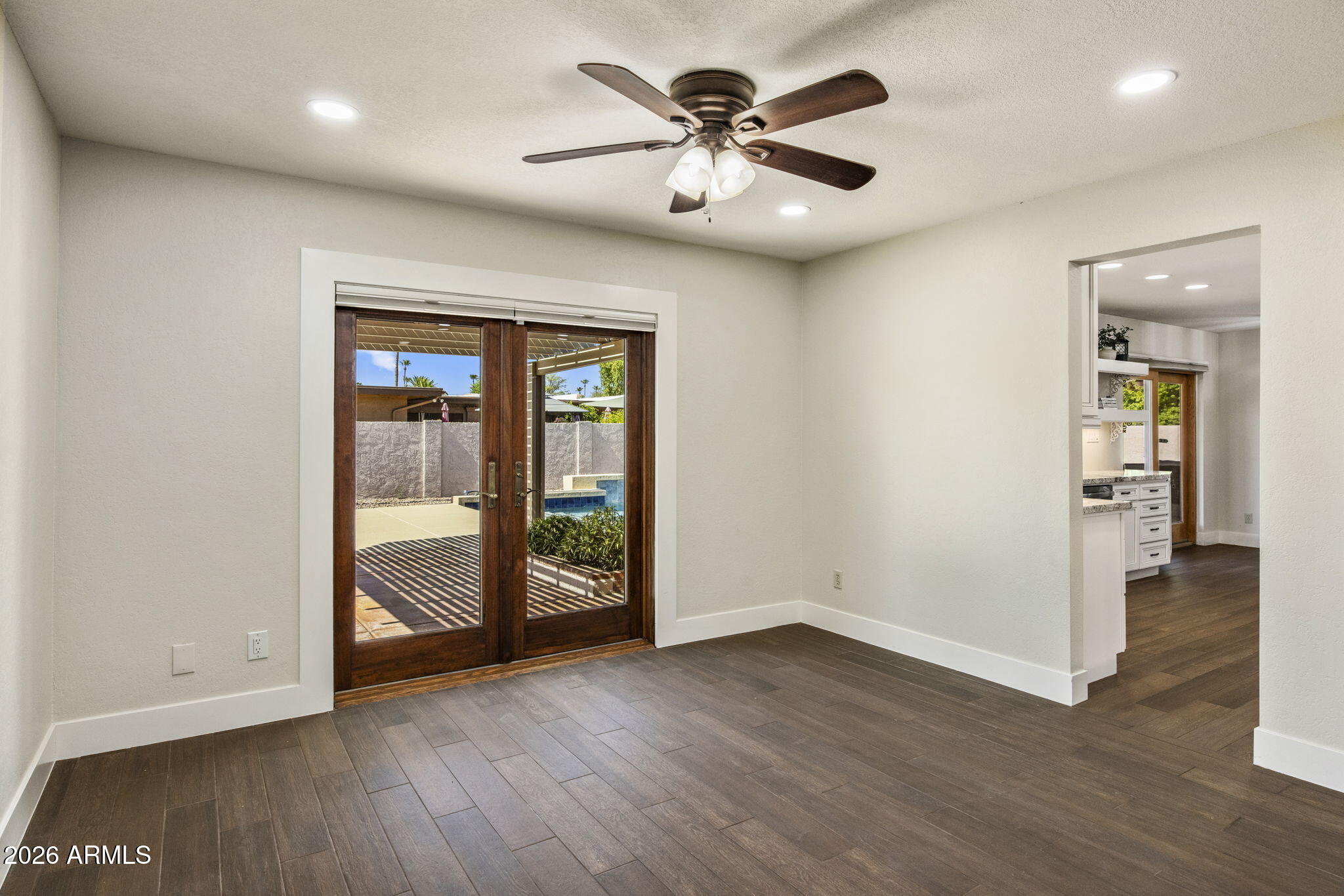 312 E BROOK HOLLOW Drive