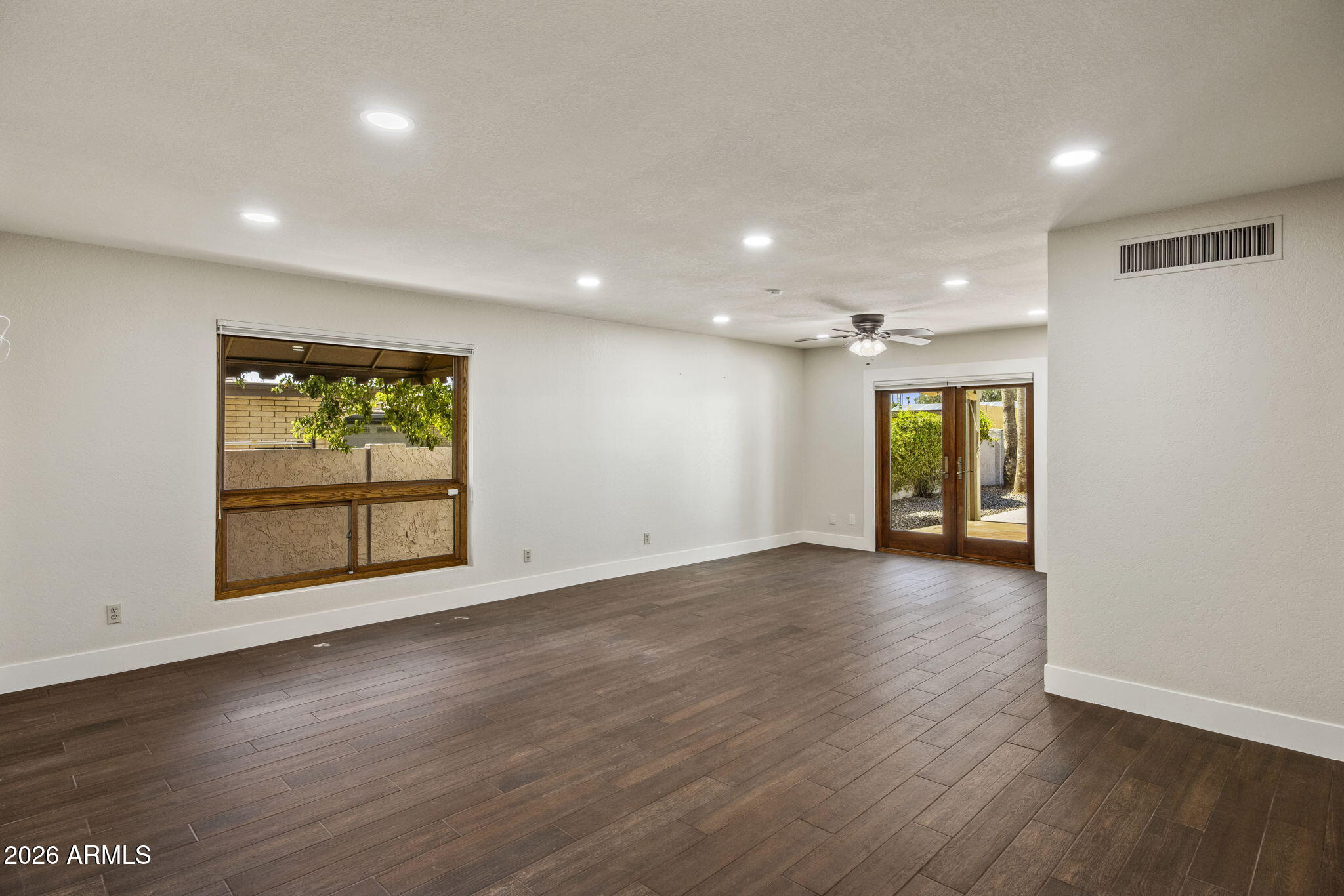 312 E BROOK HOLLOW Drive