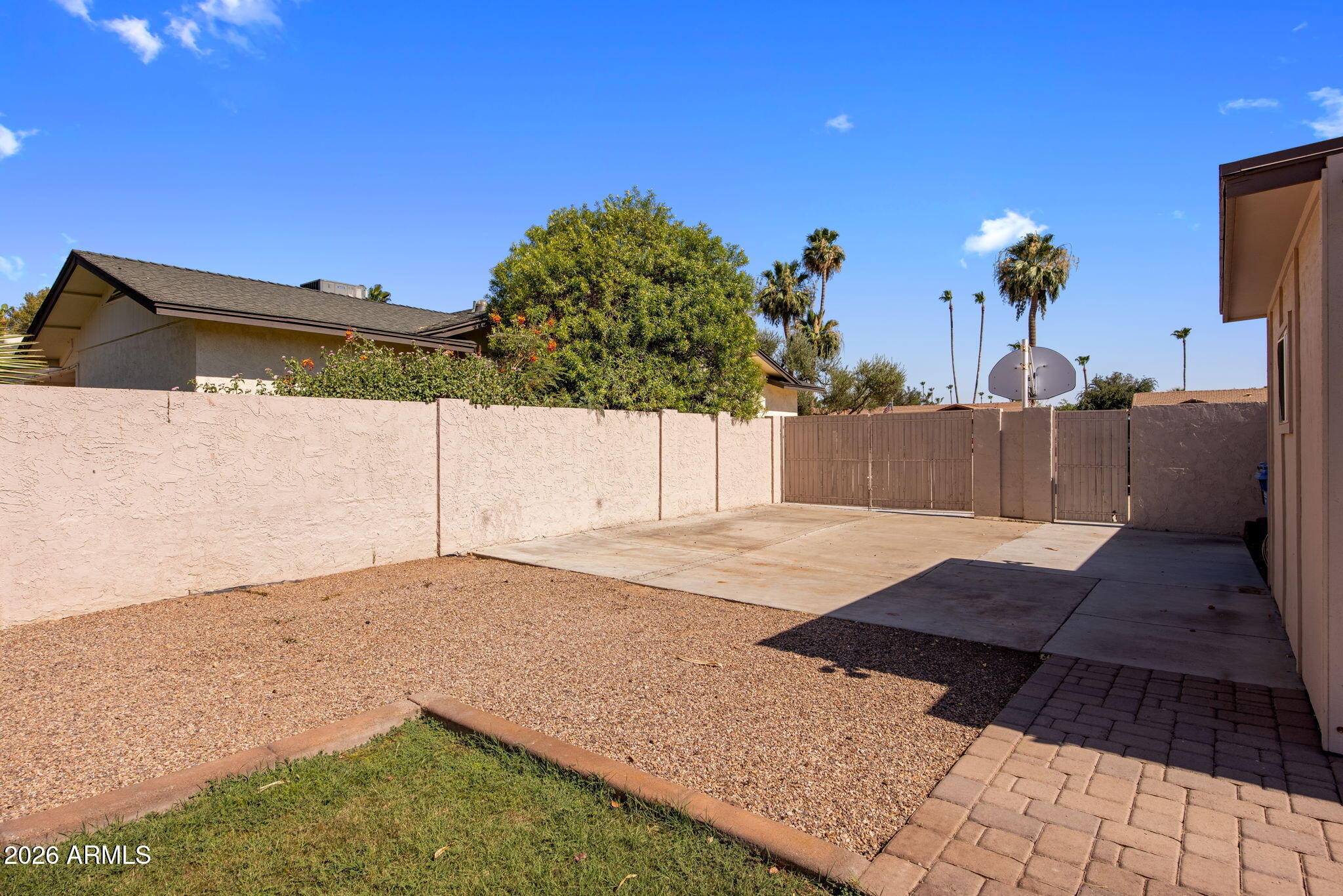 312 E BROOK HOLLOW Drive