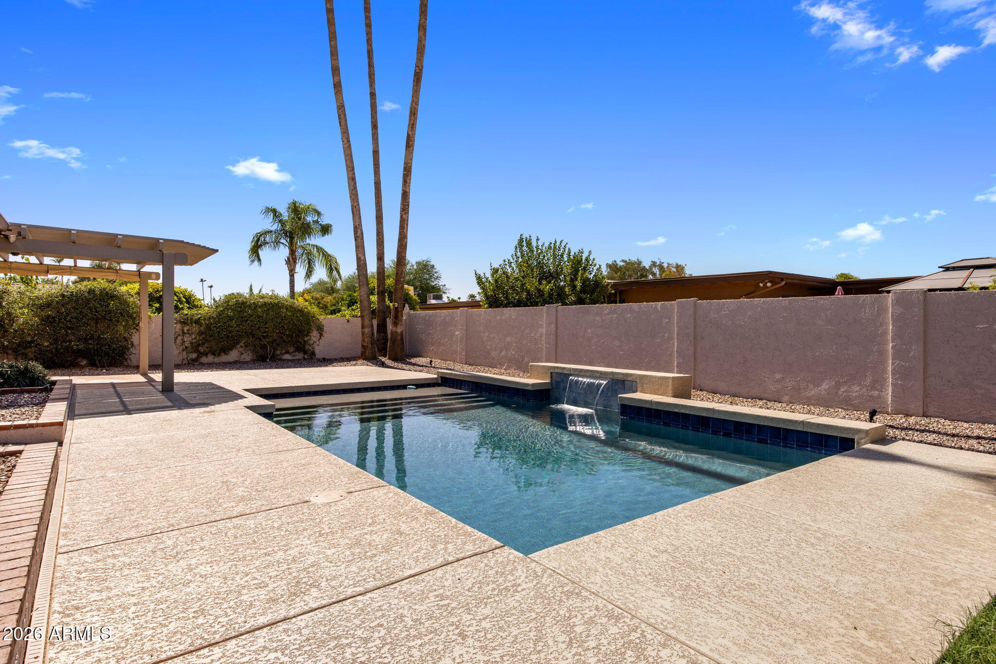 312 E BROOK HOLLOW Drive