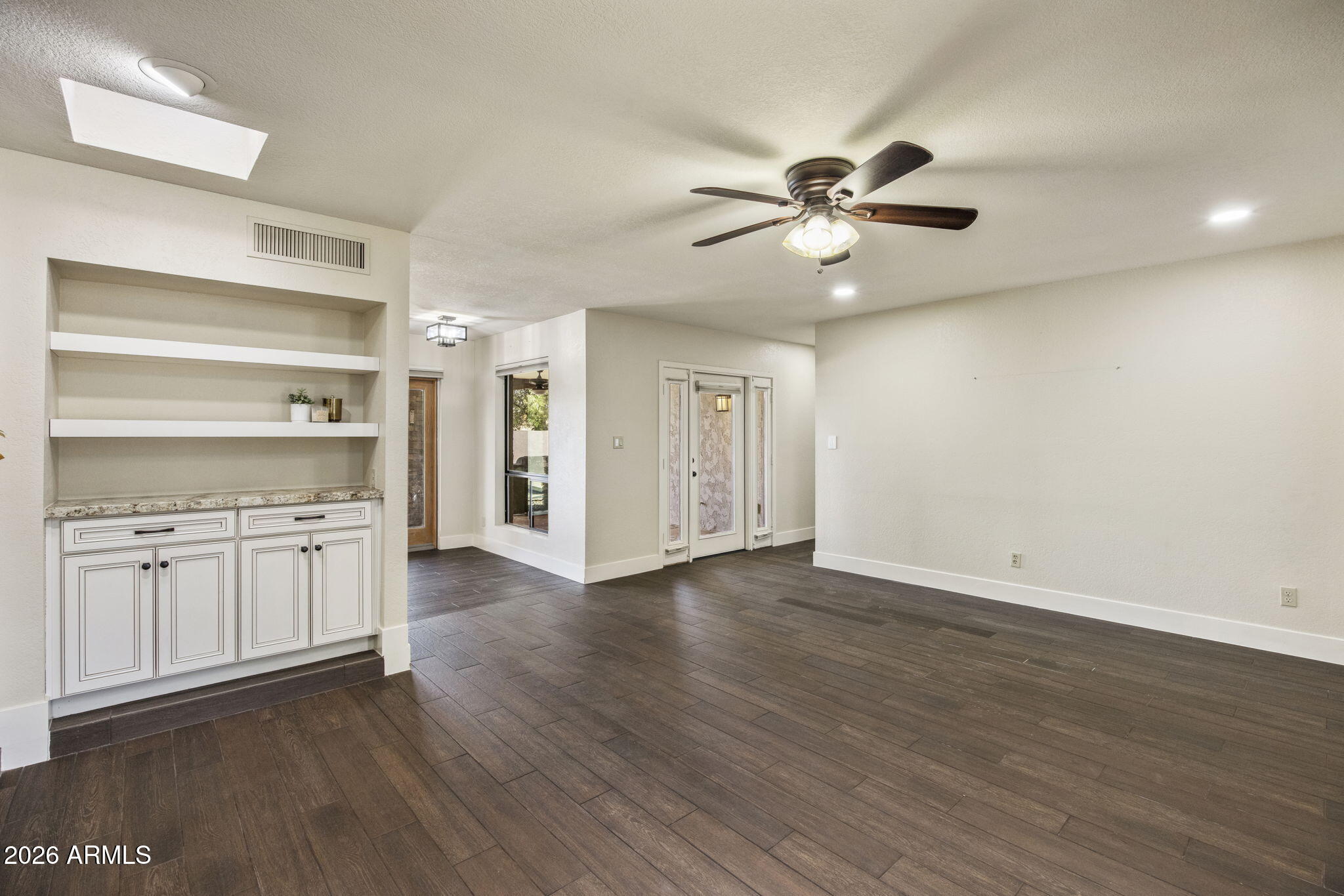 312 E BROOK HOLLOW Drive