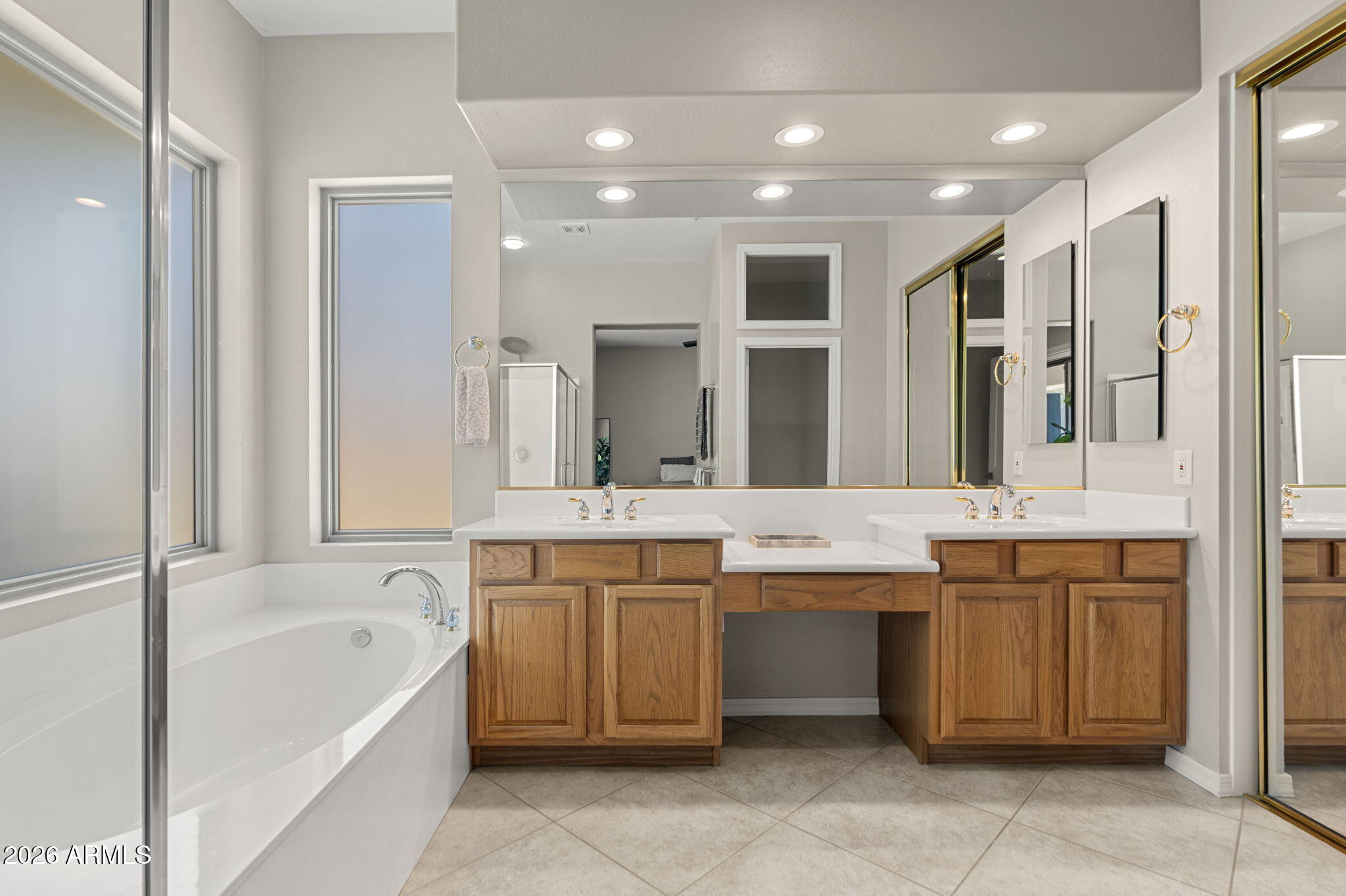 10785 E GELDING Drive